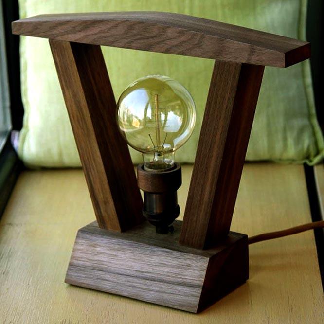 Светильник настольный из дерева Сингер Капучино (НСС-004209)