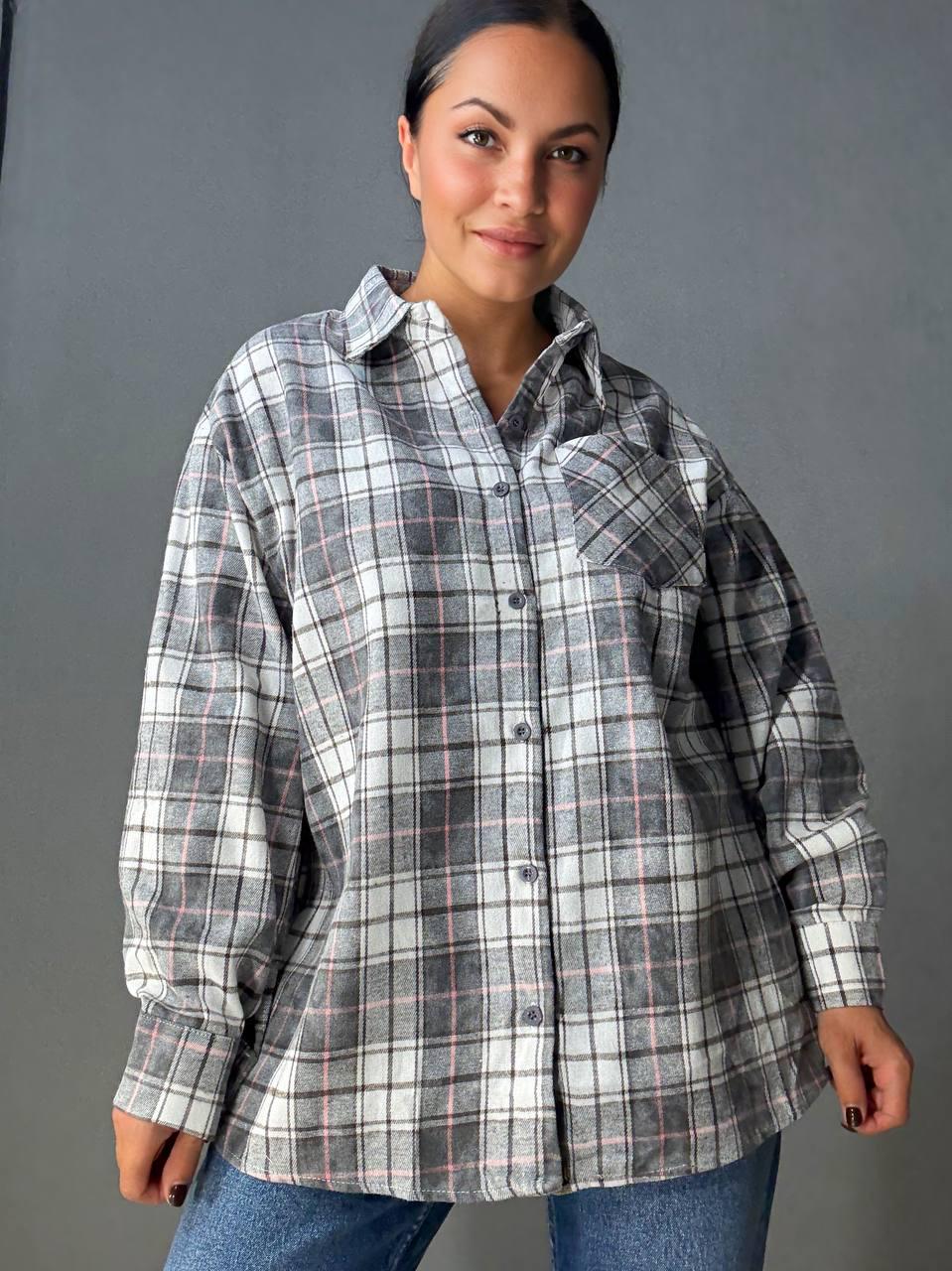 Сорочка жіноча YZY 7765 в клітинку оверсайз широка варена OS Сірий (4919) - фото 9 Сорочка жіноча YZY 7765 в клітинку оверсайз широка варена OS Сірий (4919) - фото 9
