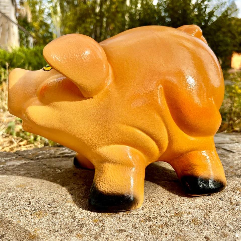 Скарбничка керамічна Весела Свинка 27x17x21 см (29614600) - фото 3 Скарбничка керамічна Весела Свинка 27x17x21 см (29614600) - фото 3