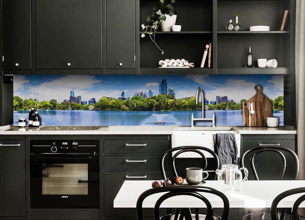 Кухонный фартук Городской фонтан озеро из самоклеющейся виниловой пленки 60х300 см Голубой