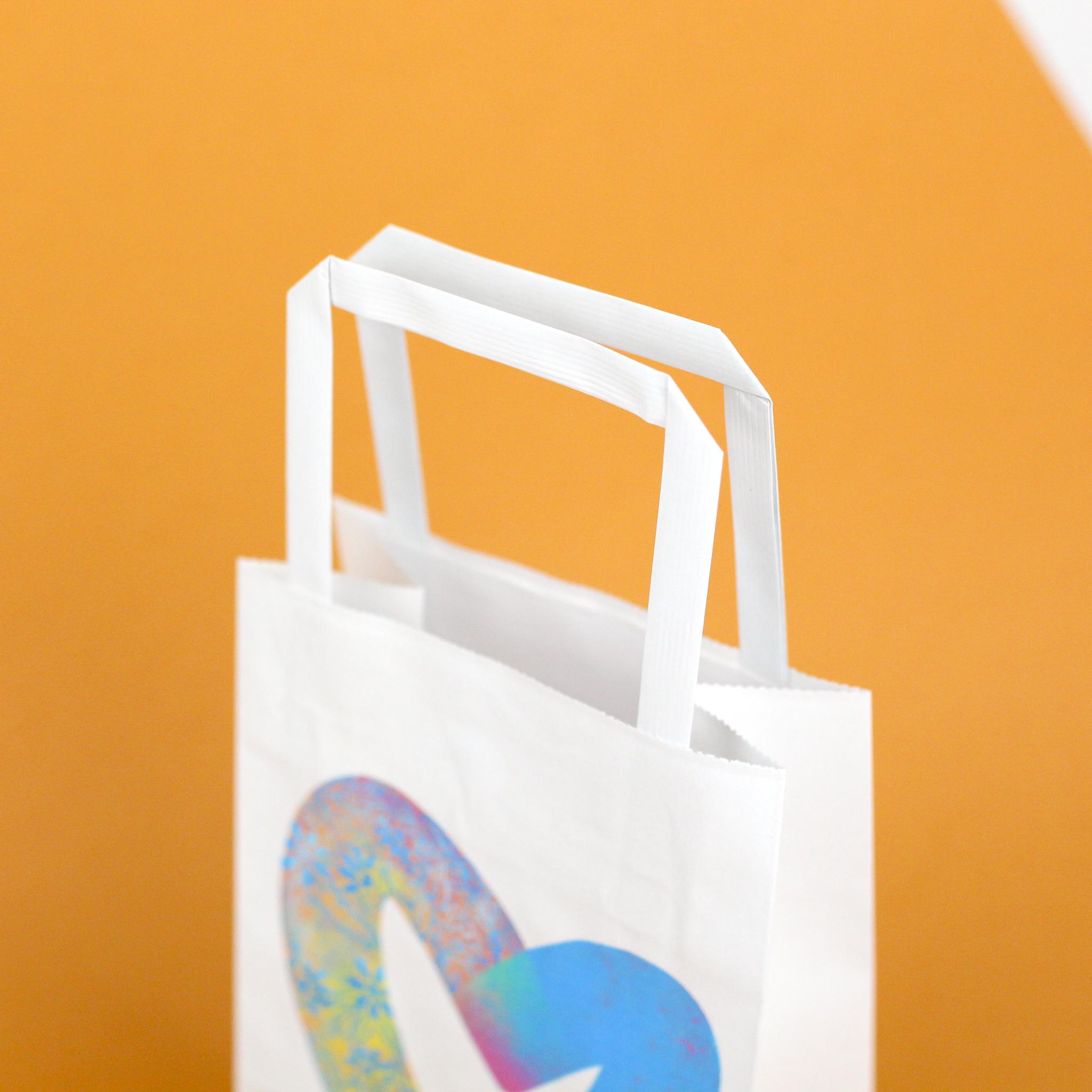 Пакет подарочный бумажный на День святого Валентина Сердца 150х90х240 мм 20 шт. - фото 3 Пакет подарочный бумажный на День святого Валентина Сердца 150х90х240 мм 20 шт. - фото 3