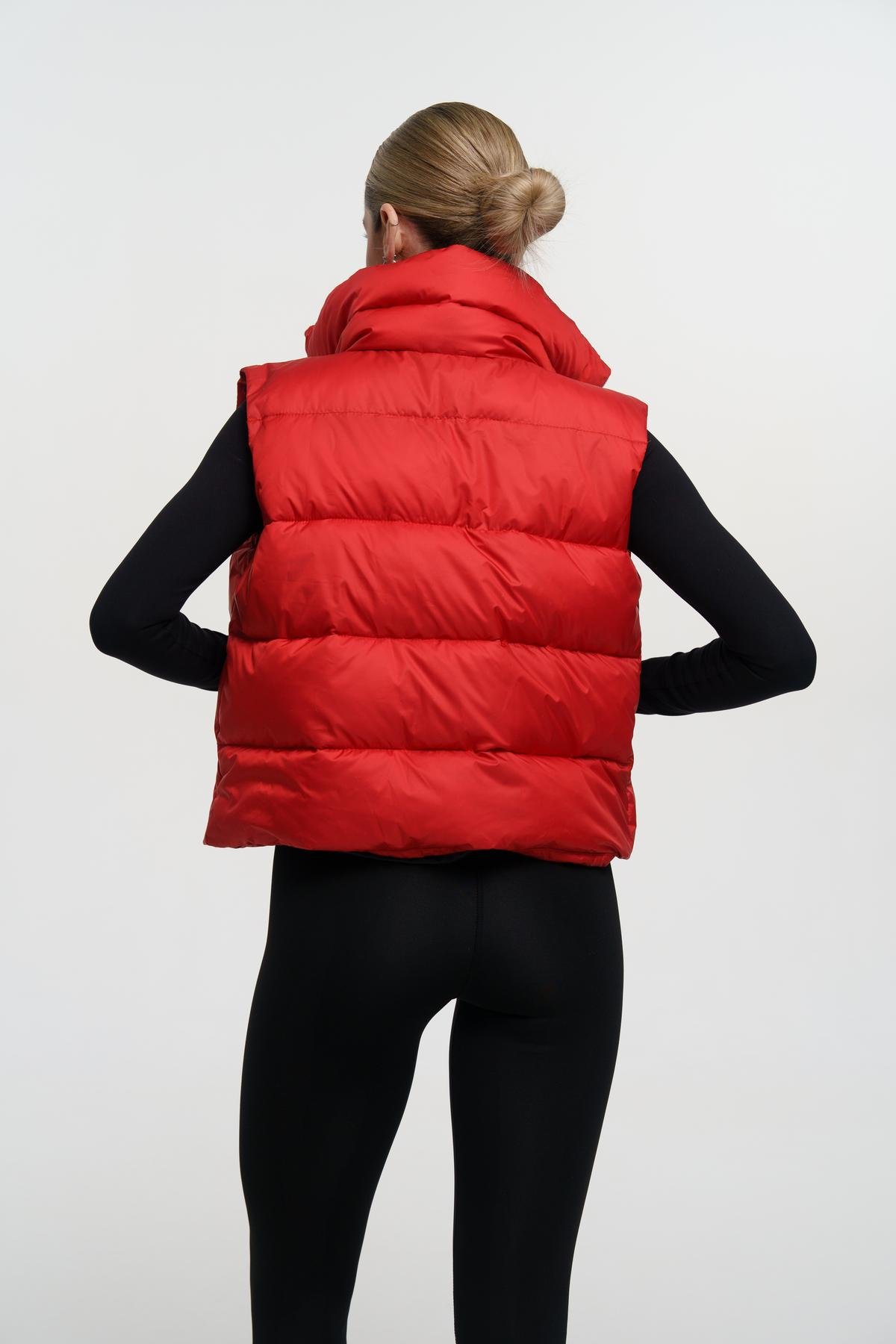 Жилетка жіноча укорочена Intruder Lola з утепленням M-L Червоний (1343916509/3/2) - фото 2 Жилетка жіноча укорочена Intruder Lola з утепленням M-L Червоний (1343916509/3/2) - фото 2