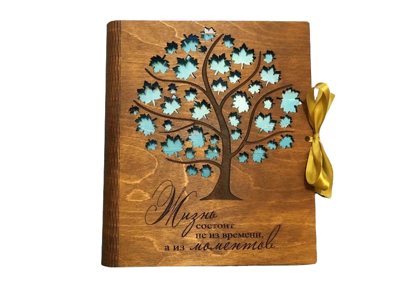 Фотоальбом в дерев'яній обкладинці "Жизнь состоит не из времени а из моментов" 100 аркушів А4 або 31х24 см Тікове дерево (1537)