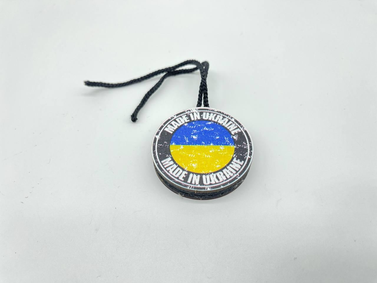 Подвеска ароматизированная Made In Ukraine в машину дерево/фетр ручной работы (AR-137)