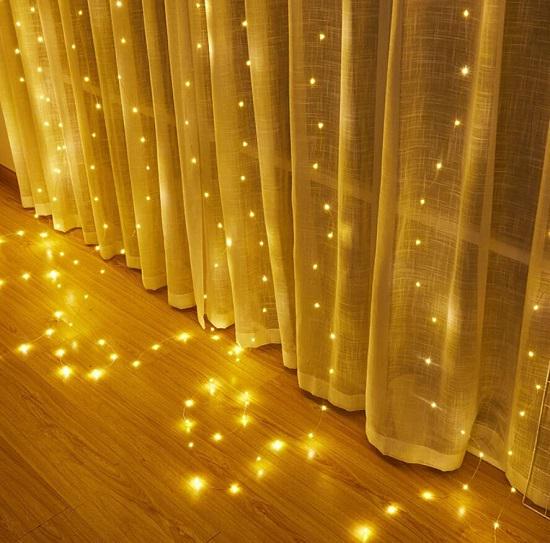 Гирлянда-штора Капли Росы на проволке 200 LED 2x2 м Теплый белый