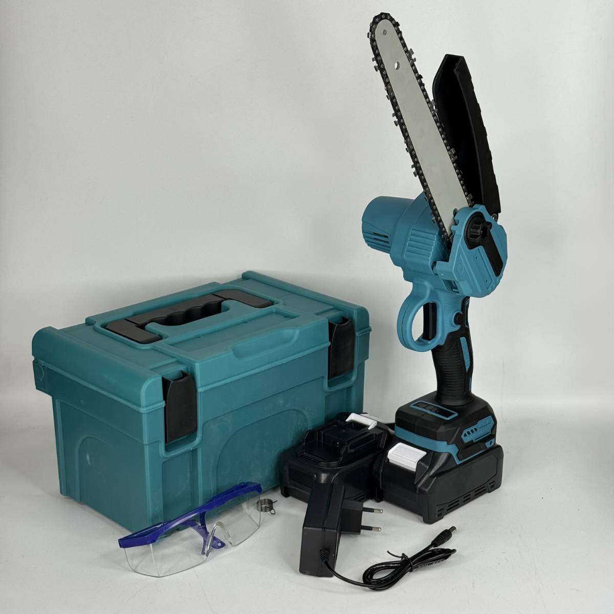 Пила аккумуляторная SM-56 с масляным баком/шина 20 см (17518853)