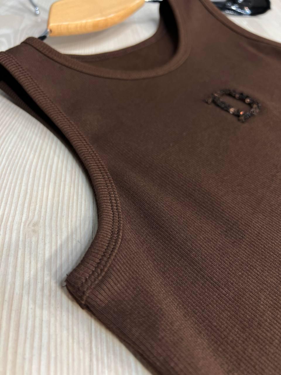Женская майка AN 27035 в рубчик с вышивкой буквы D OS Коричневый (26794578) - фото 5 Женская майка AN 27035 в рубчик с вышивкой буквы D OS Коричневый (26794578) - фото 5