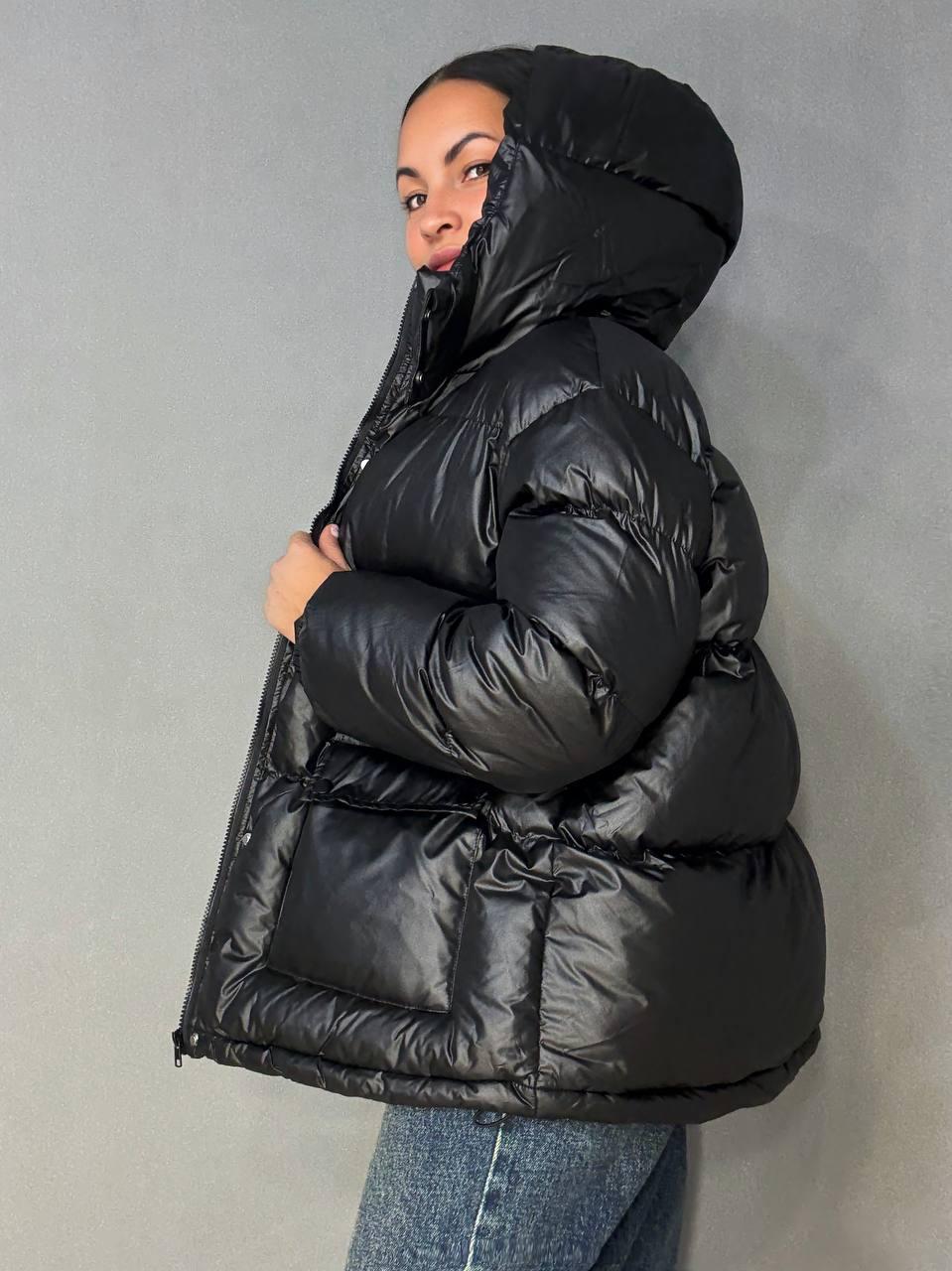 Куртка женская A-N 30046 глянцевая пуффер удлиненная с капюшоном S/M Черный (5894) - фото 2