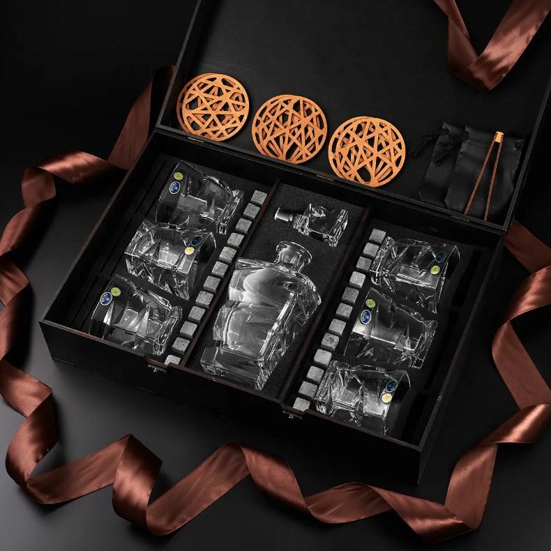 Подарочный набор для алкоголя камни для виски Whiskey Stones 24 шт./6 хрустальных стаканов Bohemia Zig-Zag 300 мл и графин 750 мл - фото 3 Подарочный набор для алкоголя камни для виски Whiskey Stones 24 шт./6 хрустальных стаканов Bohemia Zig-Zag 300 мл и графин 750 мл - фото 3