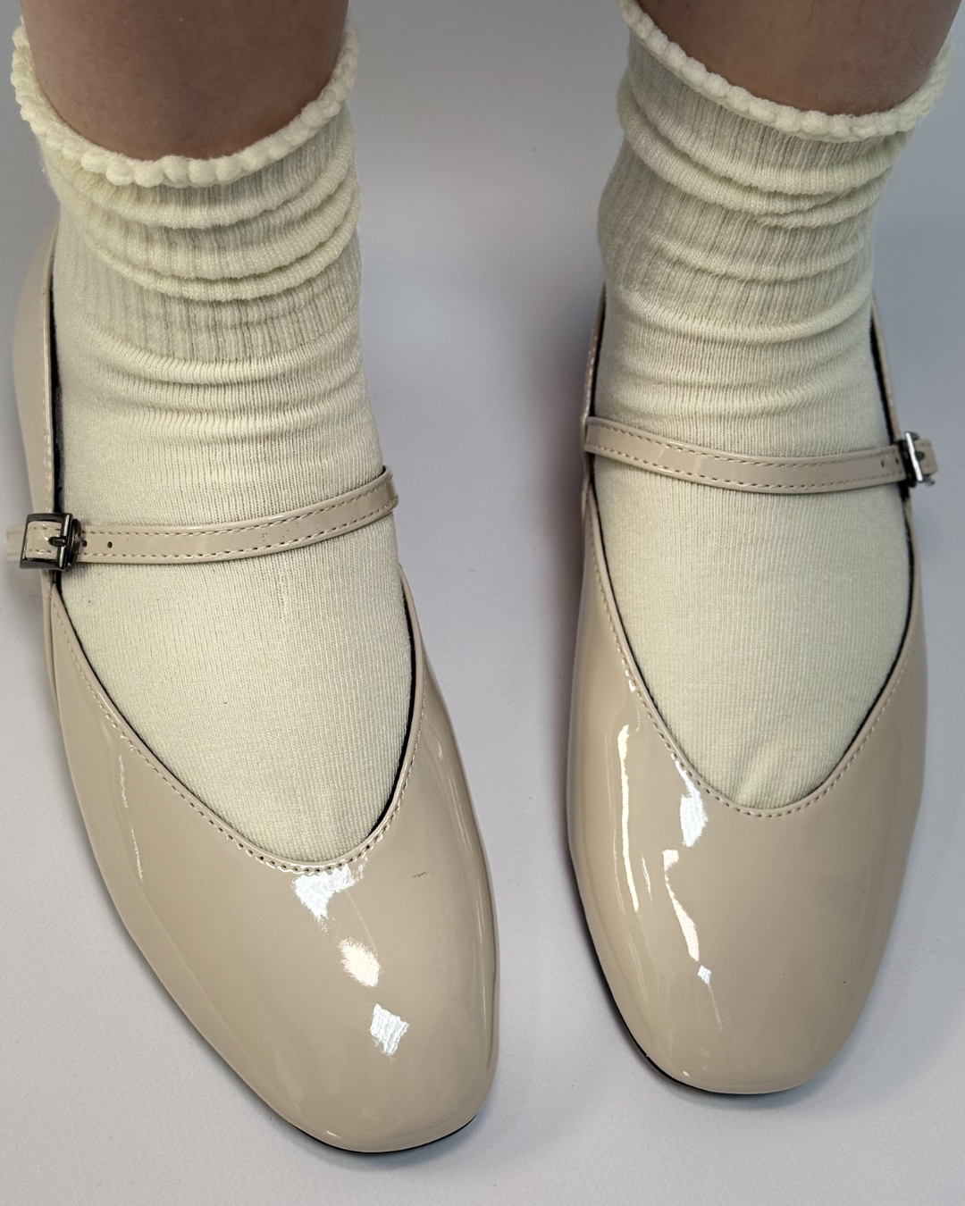 Балетки женские Meideli лакированные с ремешком плоская подошва повседневные весна-лето р. 38 Темно-бежевый (100392872-38)