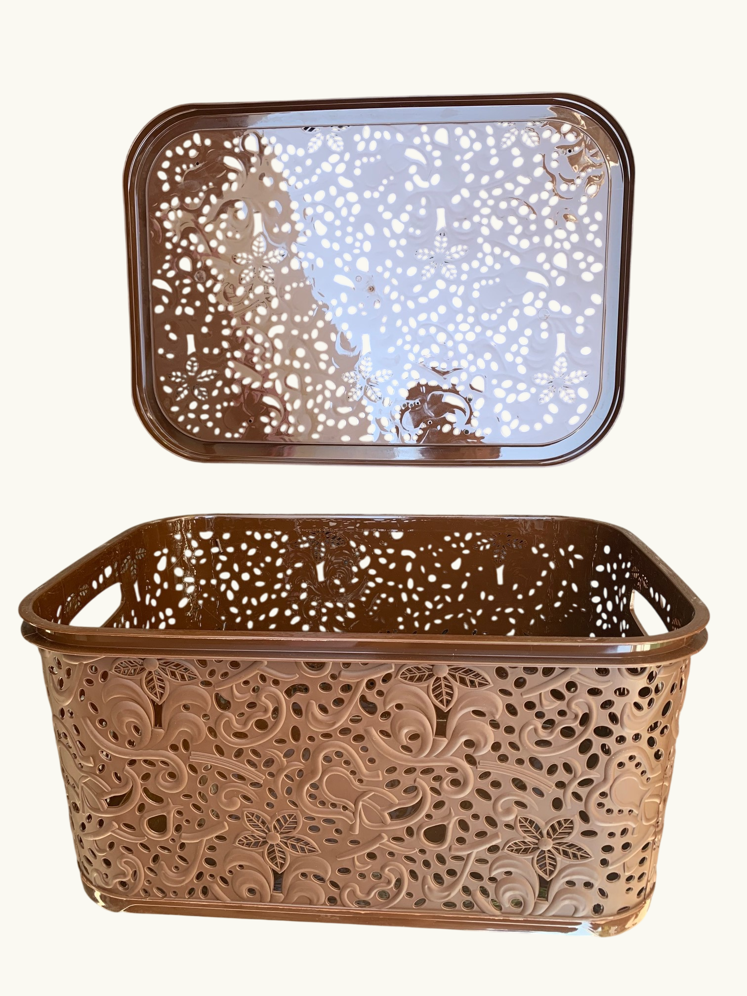 Корзина ажурная R-Plastic с крышкой 22 л Корзина ажурная R-Plastic с крышкой 22 л