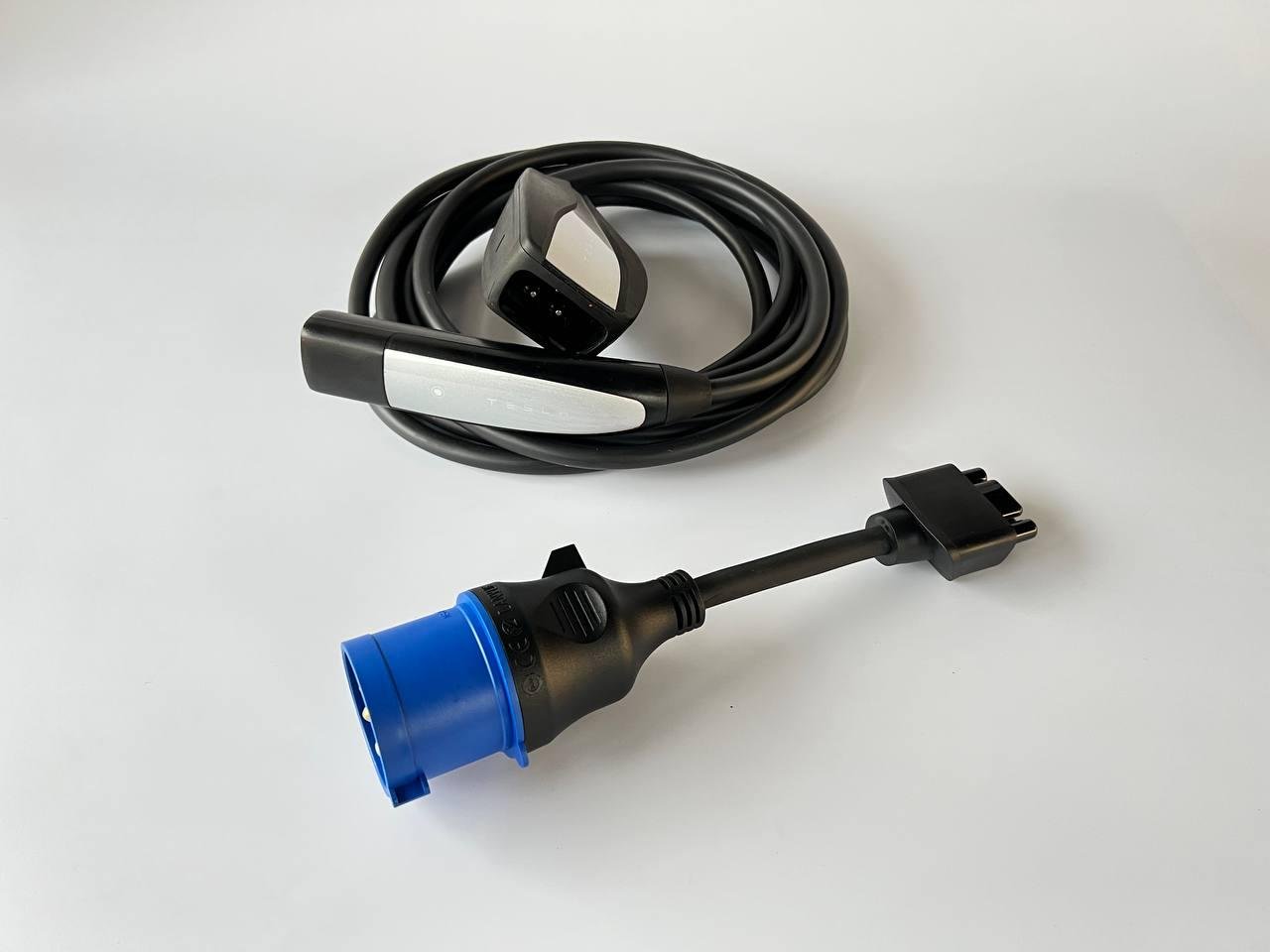 Адаптер для зарядки TESLA Gen 2 32A 7 кВт (FNP2-023) - фото 4 Адаптер для зарядки TESLA Gen 2 32A 7 кВт (FNP2-023) - фото 4