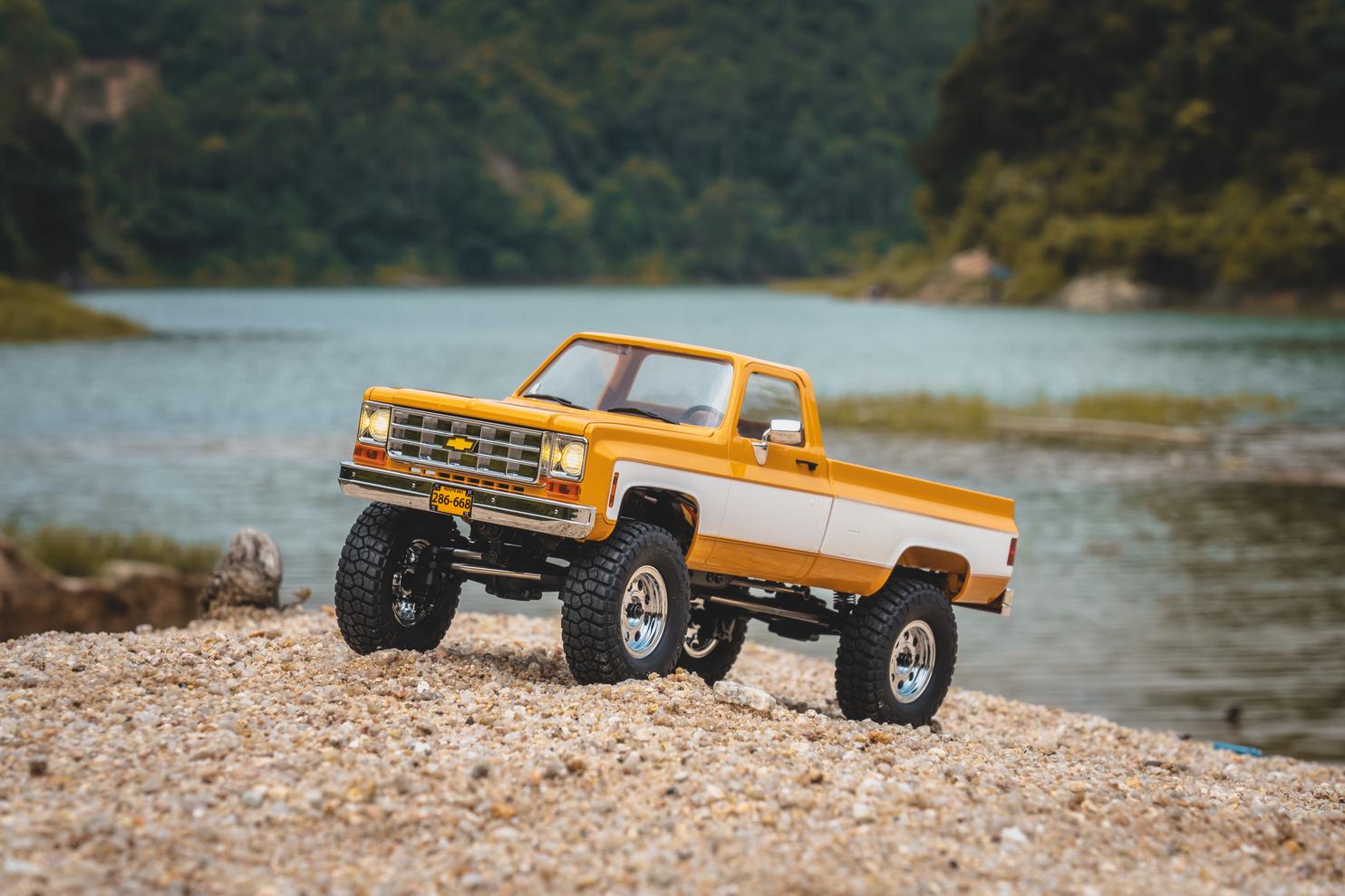 Машинка на радиоуправлении FMS 1:18 Chevrolet K10 RTR Желтый - фото 5 Машинка на радиоуправлении FMS 1:18 Chevrolet K10 RTR Желтый - фото 5