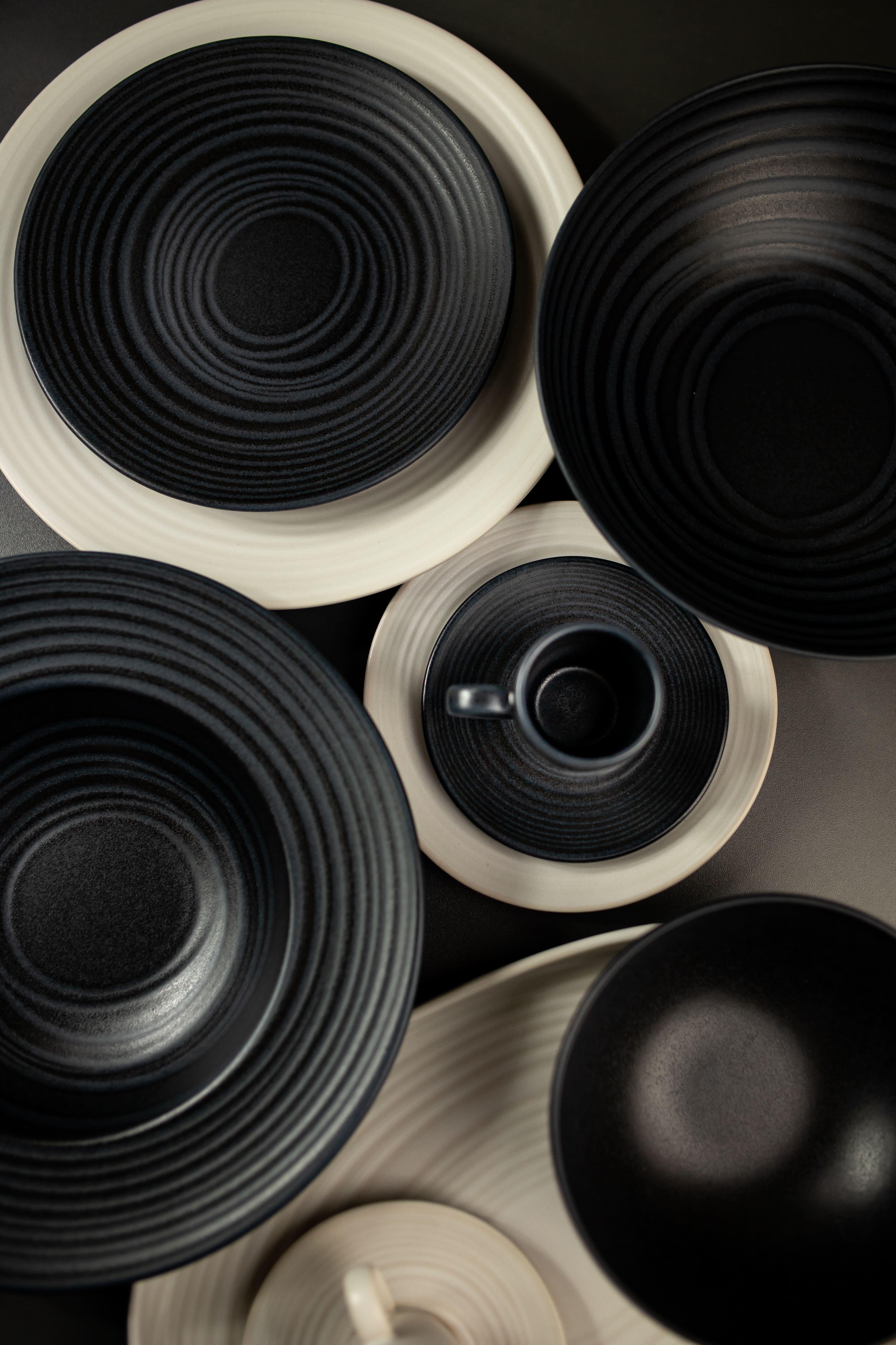 Тарілка плоска Mesa Chalk Café RT 21 см (FF6022000739) - фото 3 Тарілка плоска Mesa Chalk Café RT 21 см (FF6022000739) - фото 3