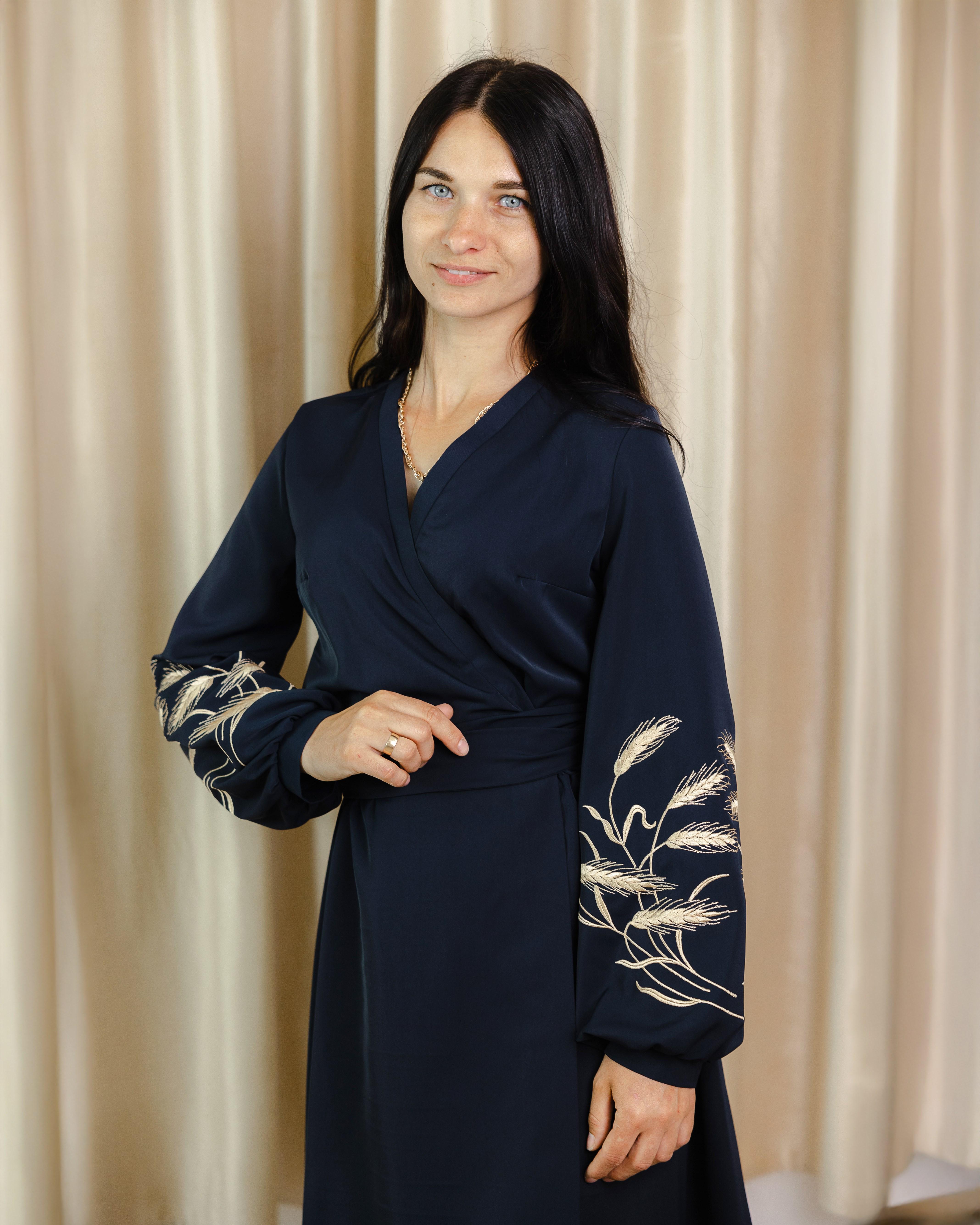 Платье с вышивкой на рукавах Элегия L (0002210-L) - фото 8 Платье с вышивкой на рукавах Элегия L (0002210-L) - фото 8