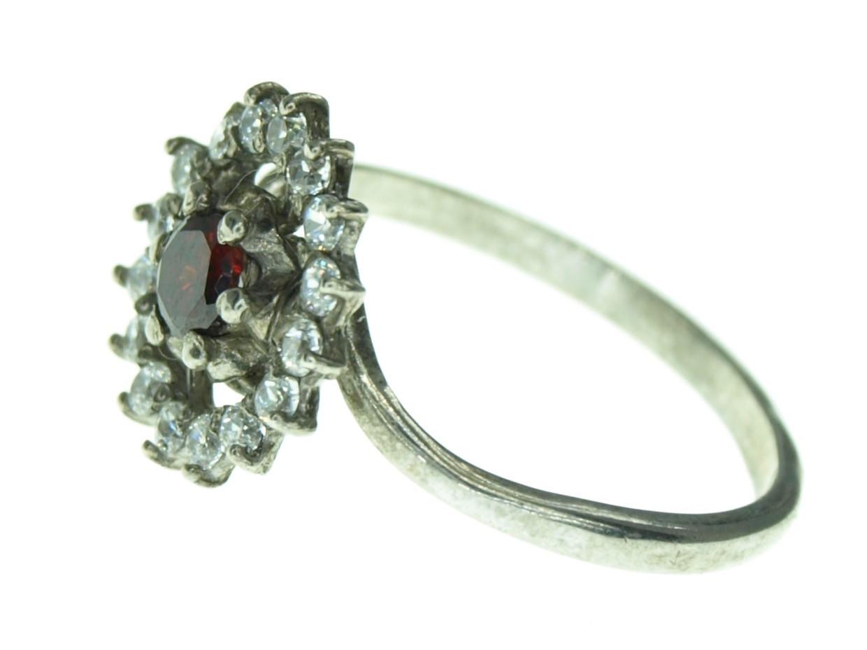 Кольцо из серебра с фианитом р. 18 (21 01800159а) - фото 2 Кольцо из серебра с фианитом р. 18 (21 01800159а) - фото 2