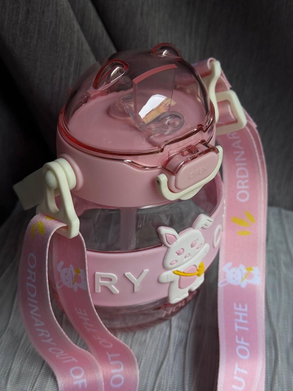 Дитяча пляшка для води YIWU HP-14-37P з трубочкою та ручкою 580 мл Рожевий - фото 2 Дитяча пляшка для води YIWU HP-14-37P з трубочкою та ручкою 580 мл Рожевий - фото 2