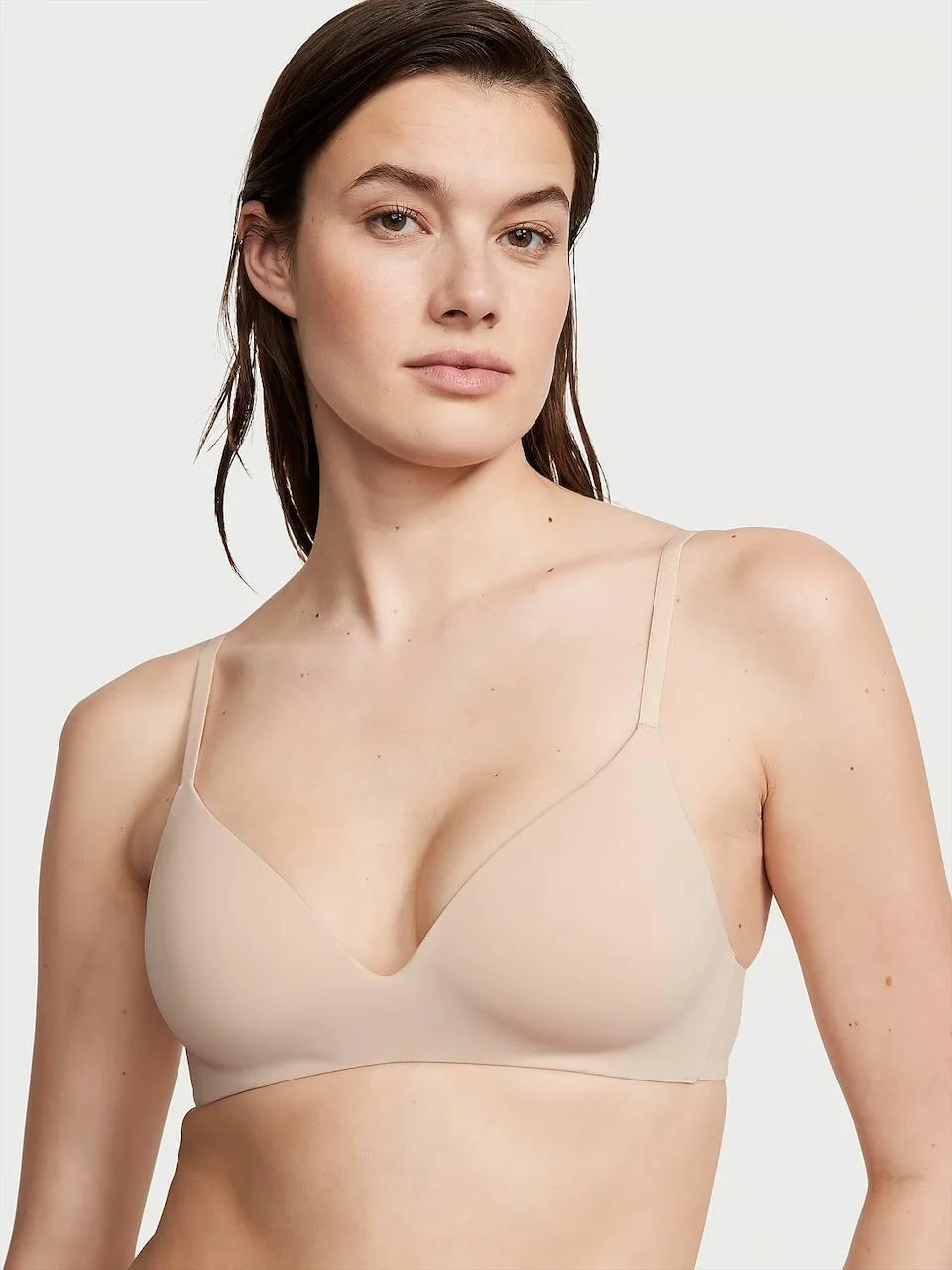 Бюстгальтер безкаркасний Victoria's Secret Lightly-Lined Wireless Bra 75С Бежевий (18355321) - фото 1