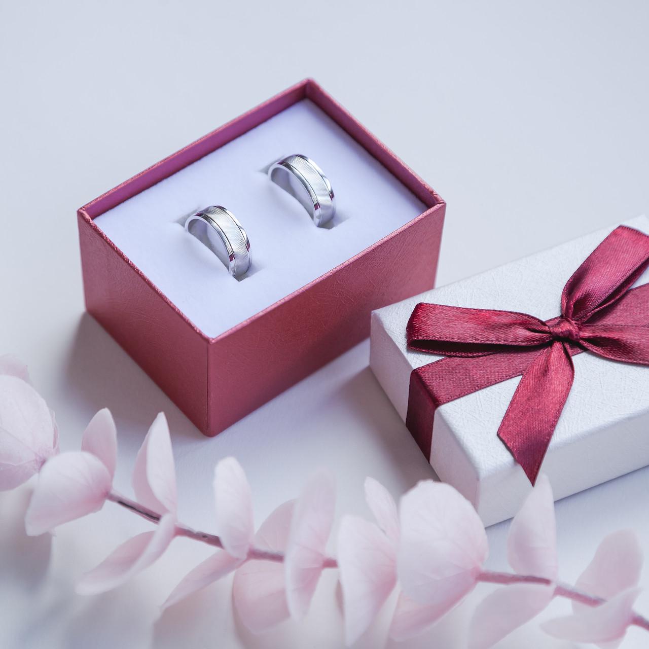 Обручки зі срібла із двома паралельними лініями 2 шт.