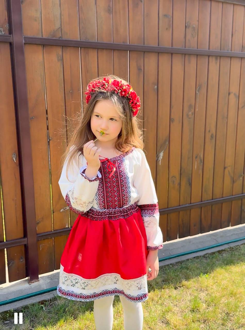 Костюм вышиванка для девочки Классический 116-122 см Молочно-красный - фото 1 Костюм вышиванка для девочки Классический 116-122 см Молочно-красный - фото 1