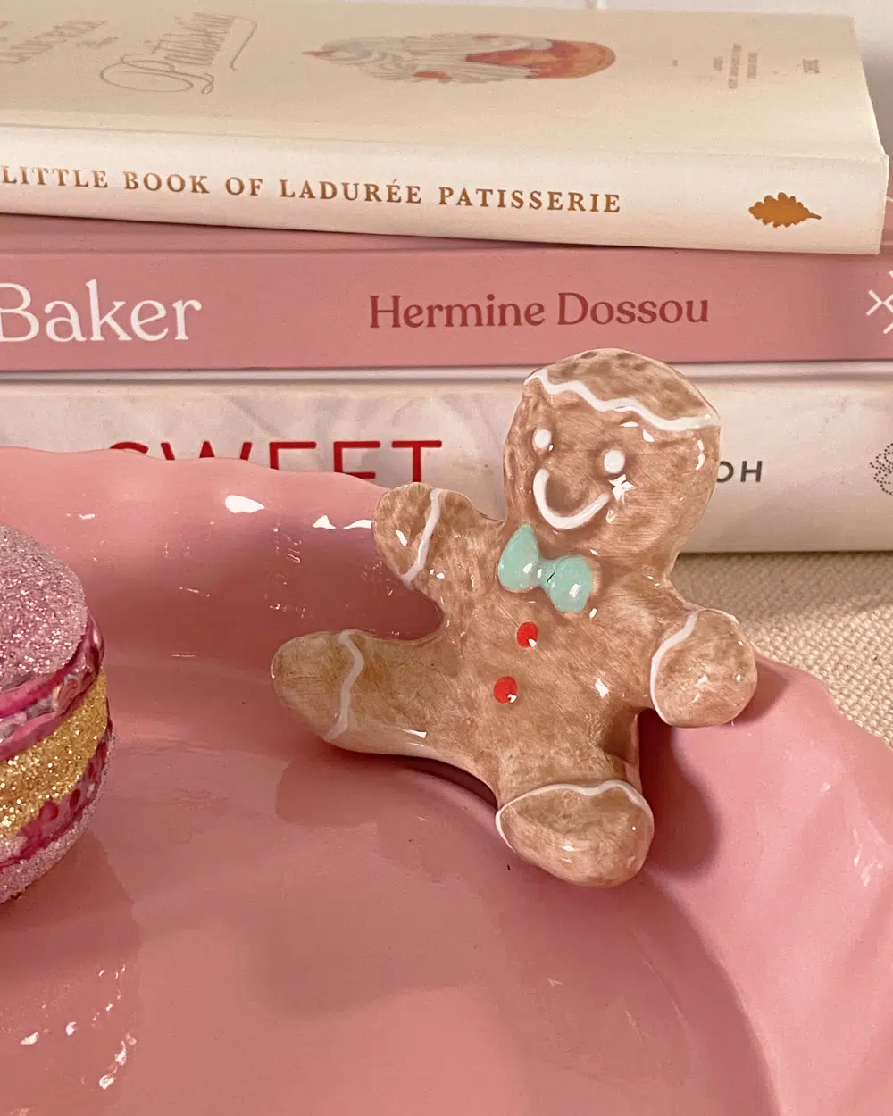 Блюдо керамическое Рождественские пряники 23 см Розовый (40179) - фото 4