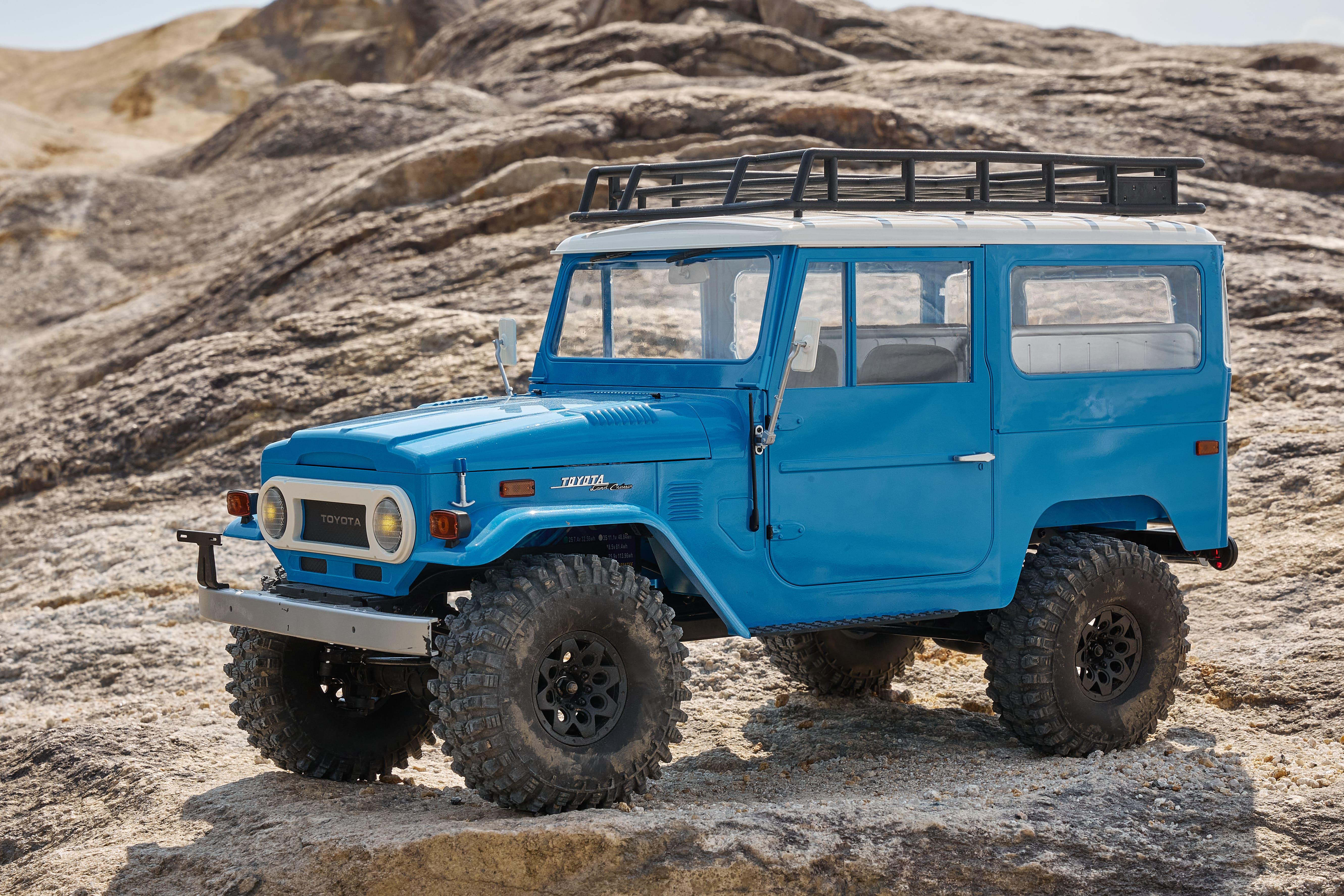 Машинка на радиоуправлении FMS 1:10 Toyota Land Cruiser FJ40 RS Blue - фото 18 Машинка на радиоуправлении FMS 1:10 Toyota Land Cruiser FJ40 RS Blue - фото 18