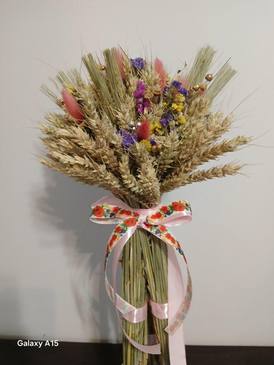 Дидух рождественский из колосья пшеницы/льна и овса на трех ножках 50-55 см с лентой вышиванкой Розовый (2822847172) - фото 2 Дидух рождественский из колосья пшеницы/льна и овса на трех ножках 50-55 см с лентой вышиванкой Розовый (2822847172) - фото 2