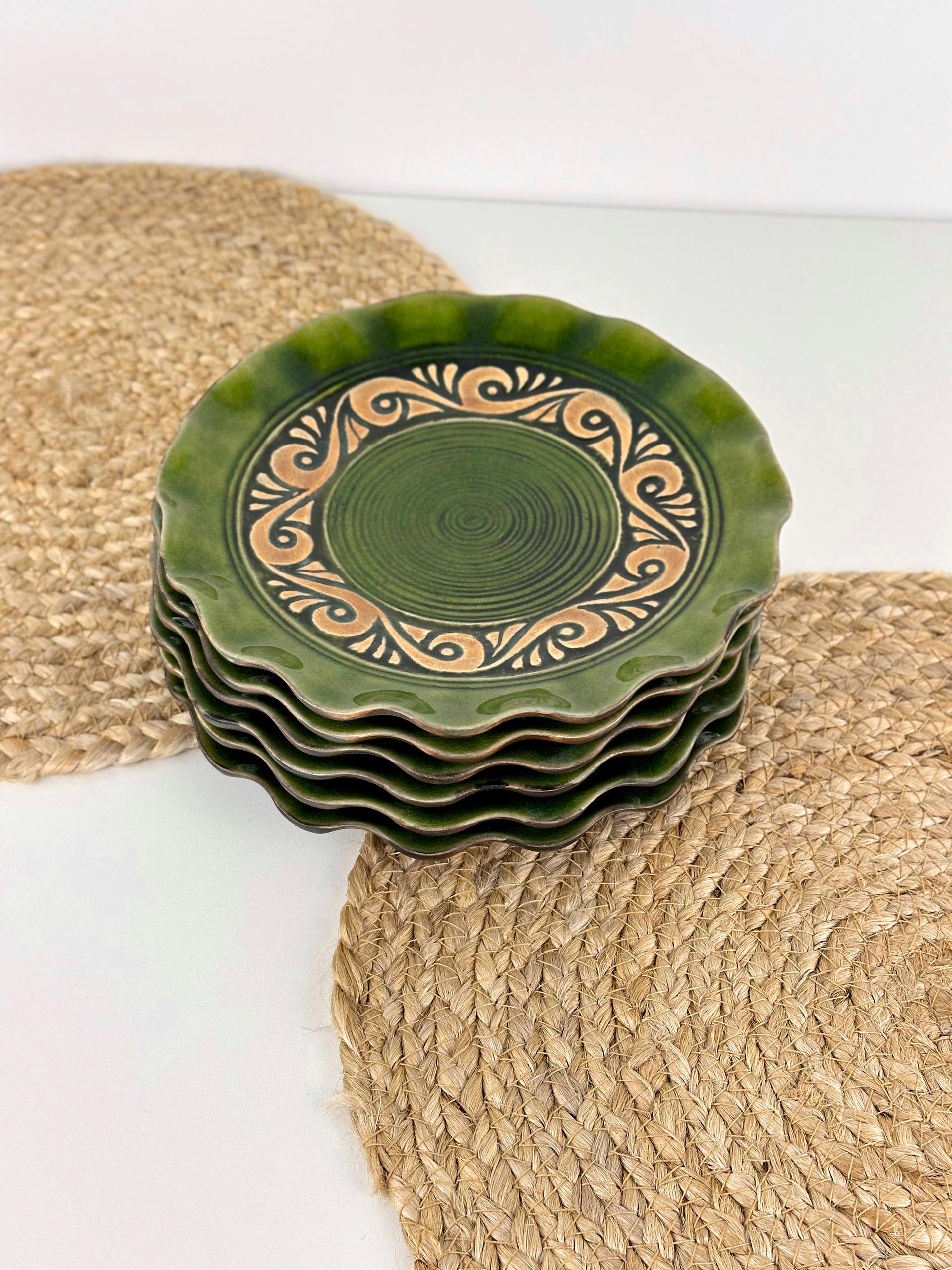 Набір глиняних тарілок Гражда 20 см х 6 шт. Коричневий (17019-15) Набір глиняних тарілок Гражда 20 см х 6 шт. Коричневий (17019-15)