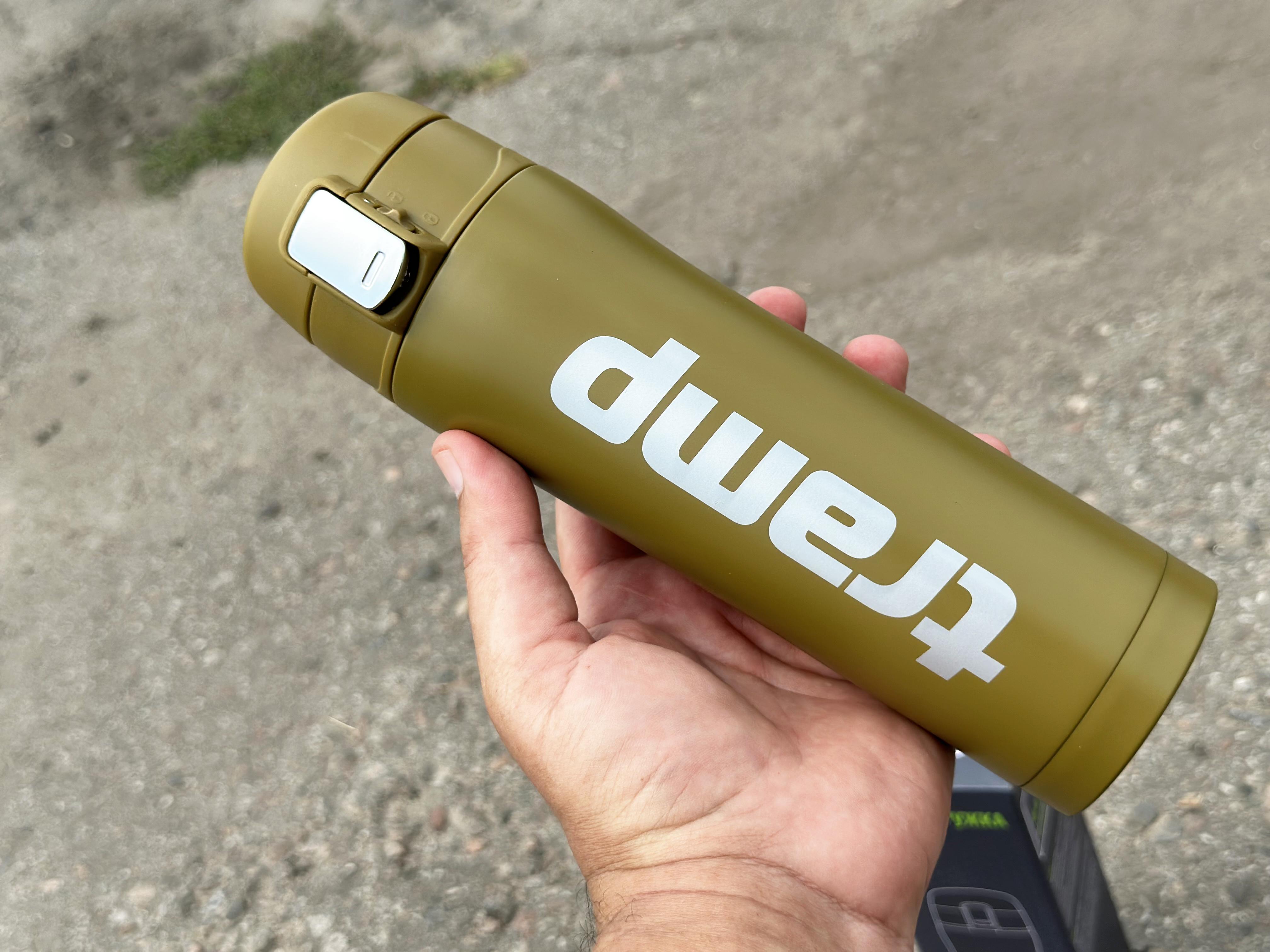 Термокружка Tramp держит 12 ч. 0,45 л (UTRC-107-khaki) - фото 3 Термокружка Tramp держит 12 ч. 0,45 л (UTRC-107-khaki) - фото 3