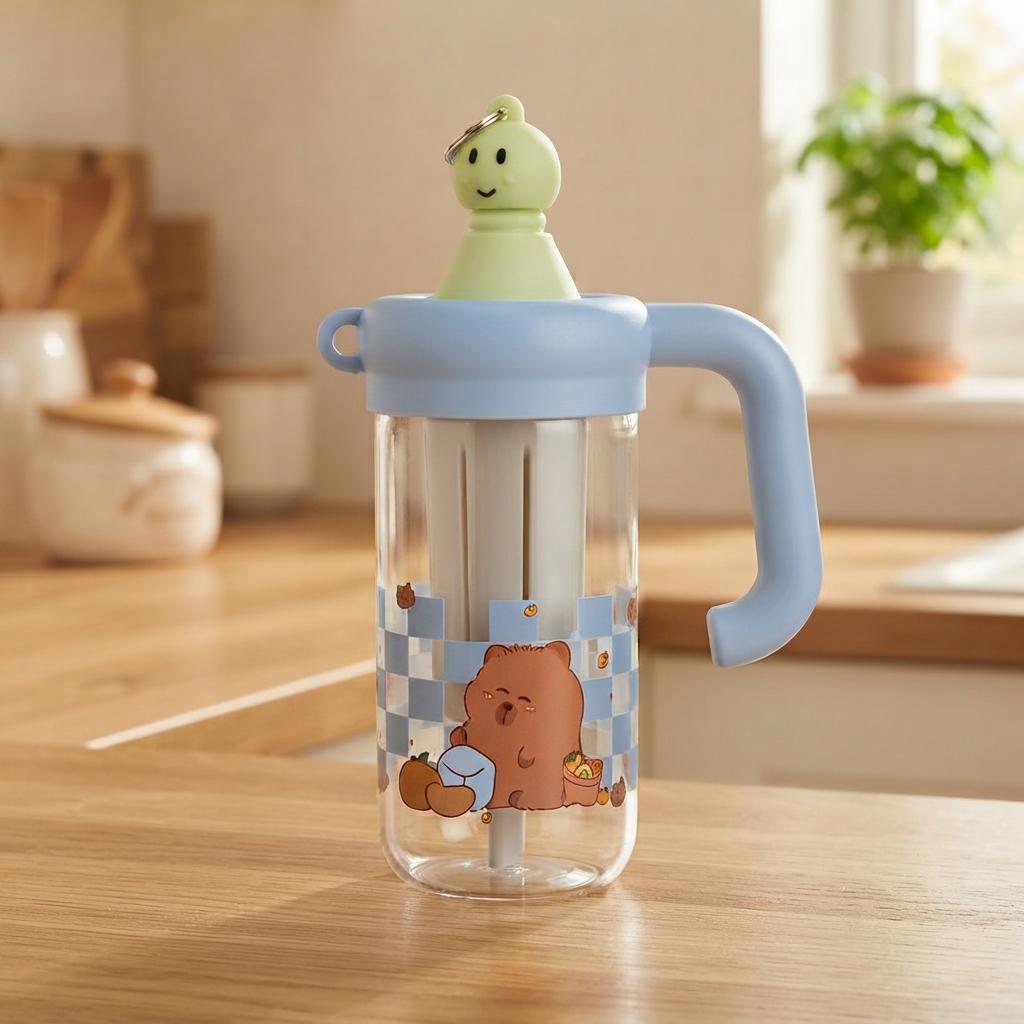 Бутылка для воды стеклянная детская Capybara с ситечком с трубочкой фильтром-заварником и колпачком 0,75 л 23х8 см Волошковый (HP-GM-24)