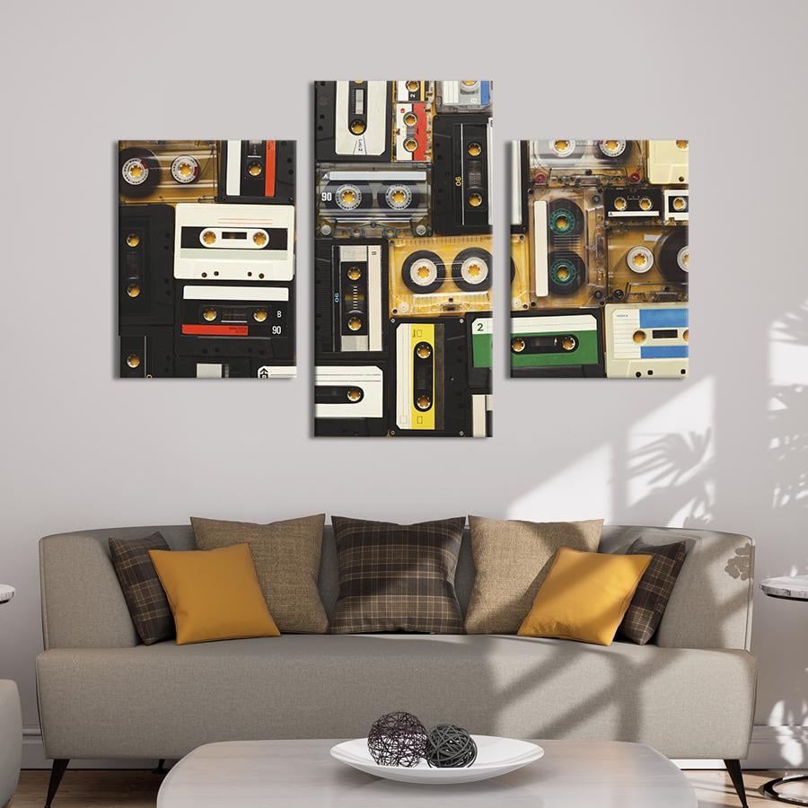 Картина для интерьера Коллекция старых кассет 66x40 см (525-32) Картина для интерьера Коллекция старых кассет 66x40 см (525-32)