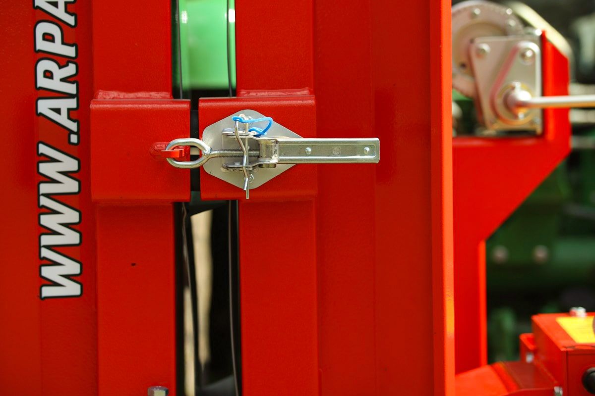 Подрібнювач гілок Arpal на дрова до трактора (АМ-120ТР-К) - фото 6 Подрібнювач гілок Arpal на дрова до трактора (АМ-120ТР-К) - фото 6