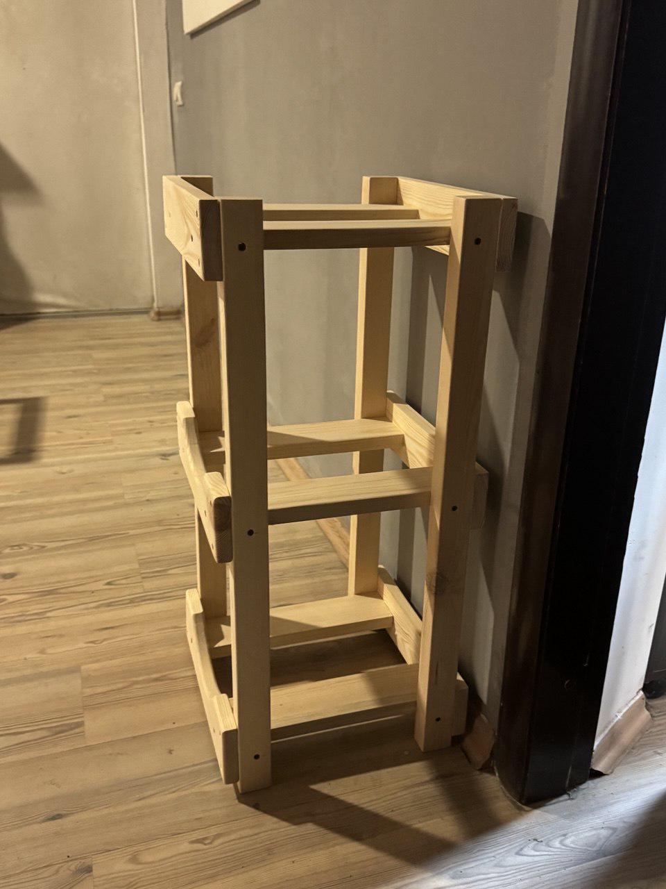 Етажерка з натурального дерева для зберігання бутлів з водою сосна (BV4653) - фото 2 Етажерка з натурального дерева для зберігання бутлів з водою сосна (BV4653) - фото 2