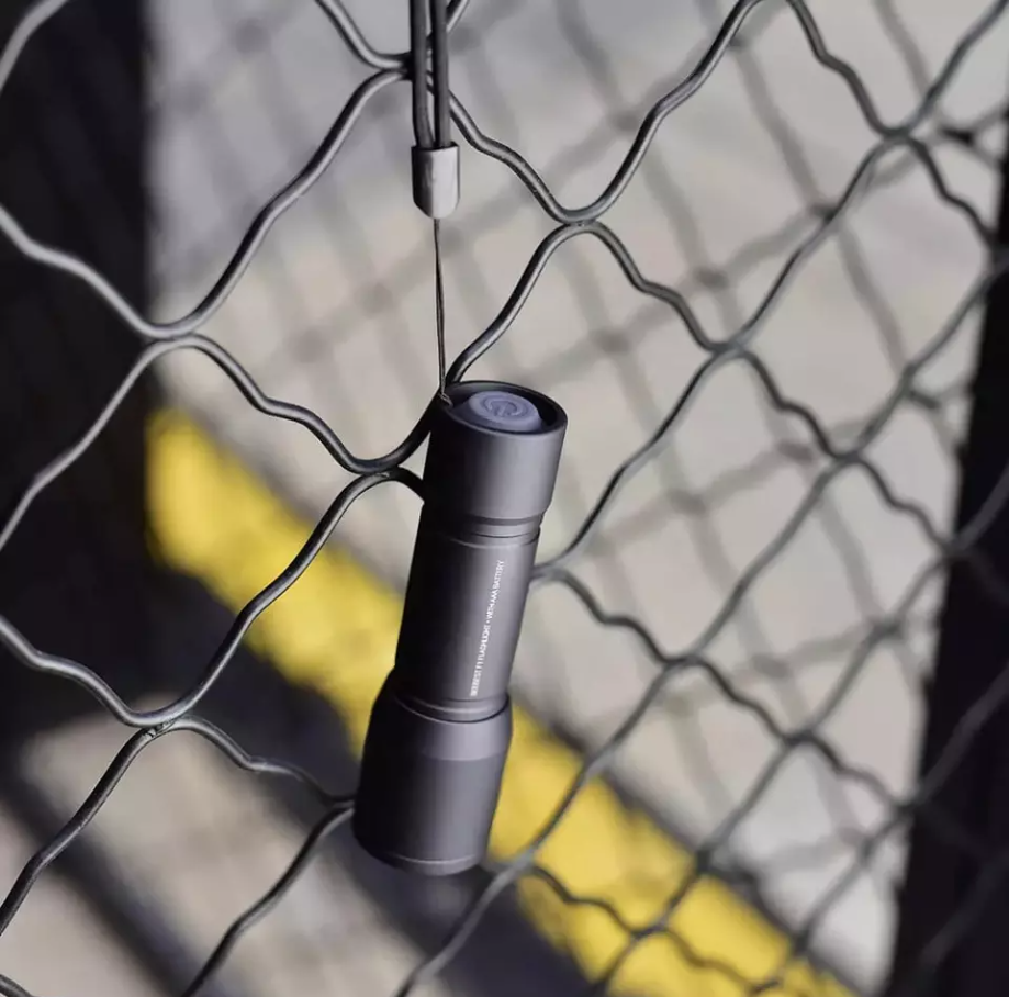 Карманный прочный фонарь Xiaomi BEEBEST Extreme F1/250LM 270 часов 130м - фото 4