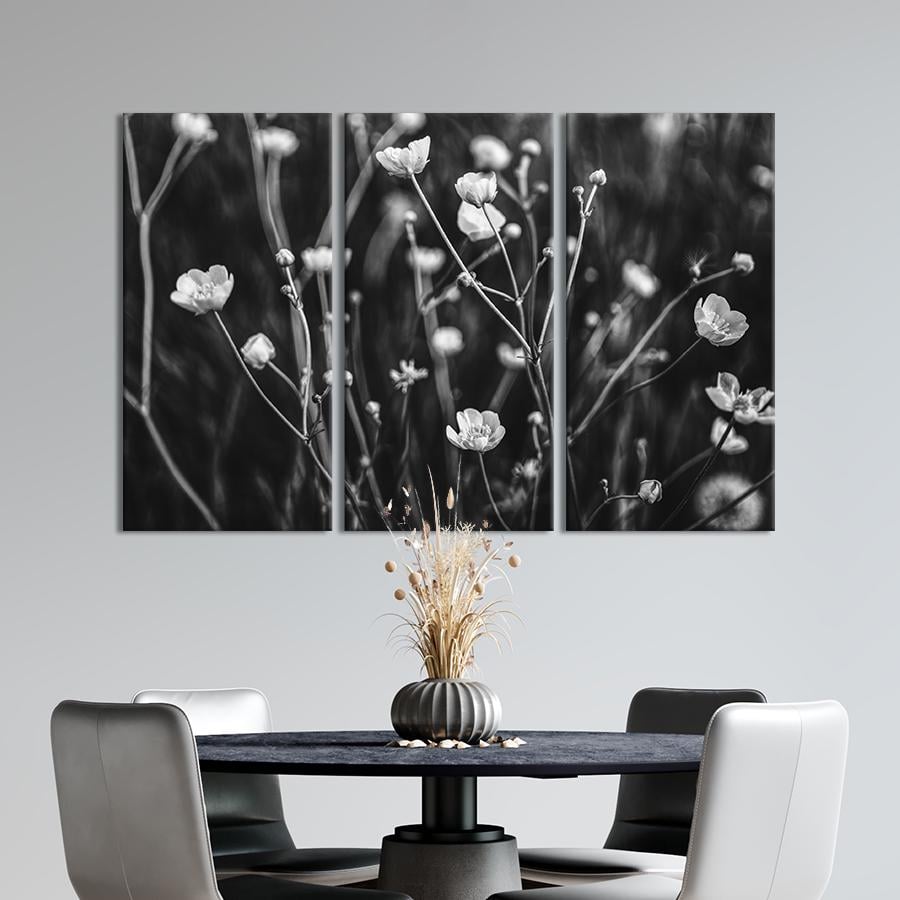Картина на холсте триптих Цветущие чёрно-белые лютики 78x48 см (920-31)