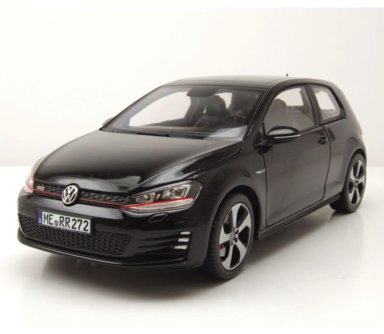Модель автомобиля Norev 1:18 Volkswagen Golf 7 GTI 3d Black (188550)