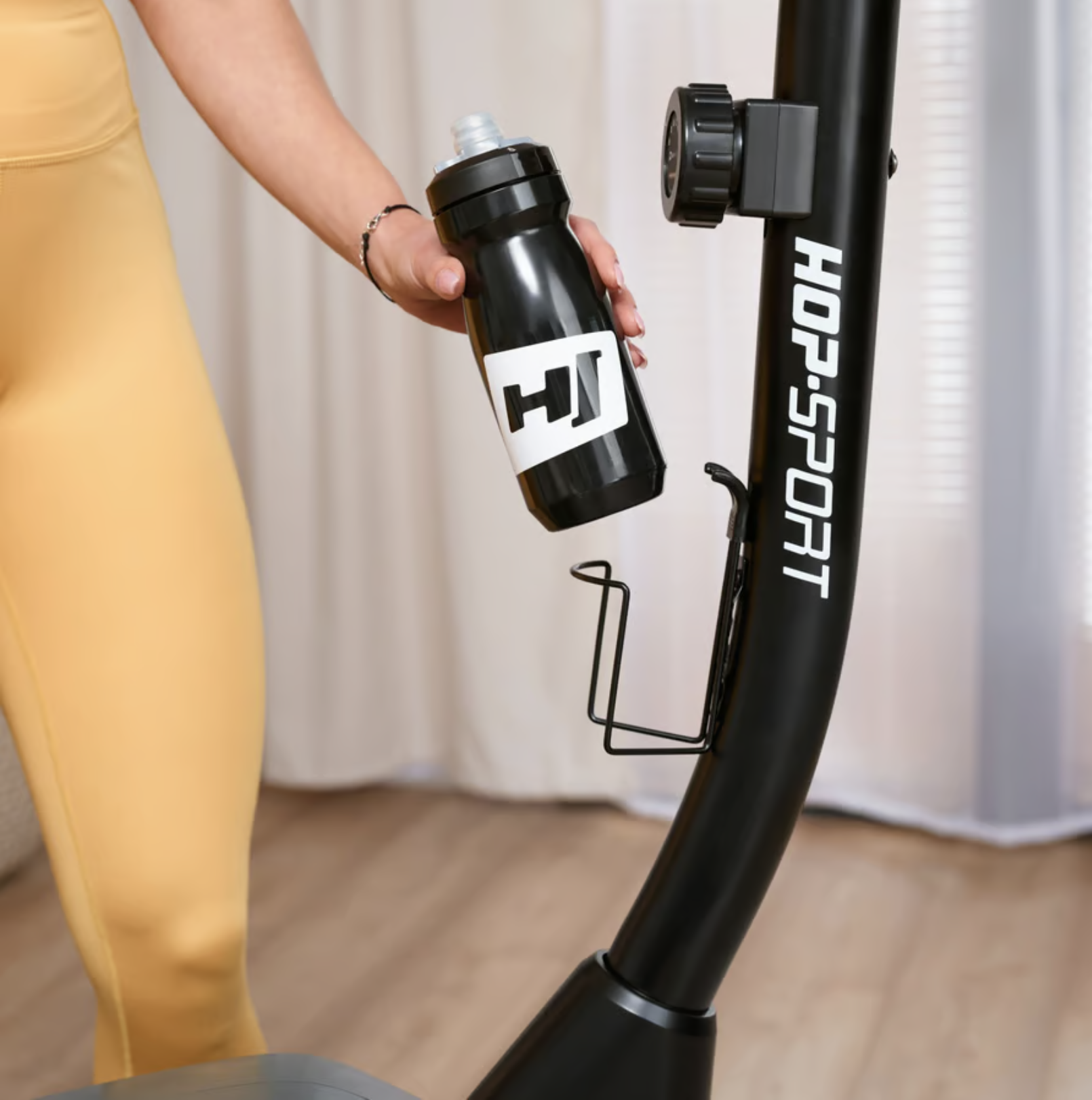 Велотренажер Hop-Sport HS-4000H Grant Чорно-золотистий (4689) - фото 14 Велотренажер Hop-Sport HS-4000H Grant Чорно-золотистий (4689) - фото 14