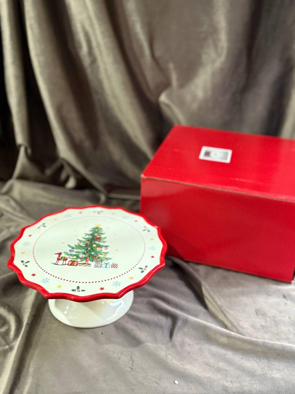 Тортівниця на ніжці новорічна YIWU New Year з порцеляни 21 см (CR-1-6) - фото 3 Тортівниця на ніжці новорічна YIWU New Year з порцеляни 21 см (CR-1-6) - фото 3