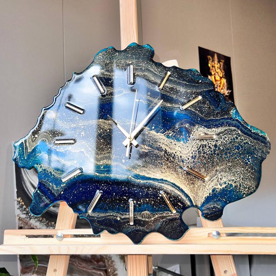 Часы настенные фигурные из эпоксидной смолы Срез камня 40х30 см