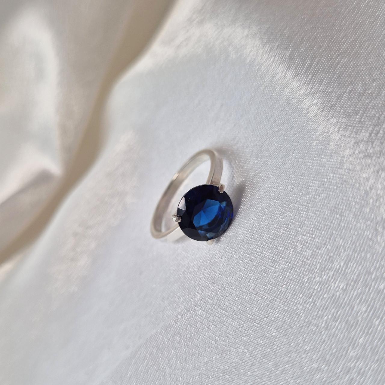 Каблучка з великим синім каменем срібло 925 проби 2,00 г р. 18 (1455)