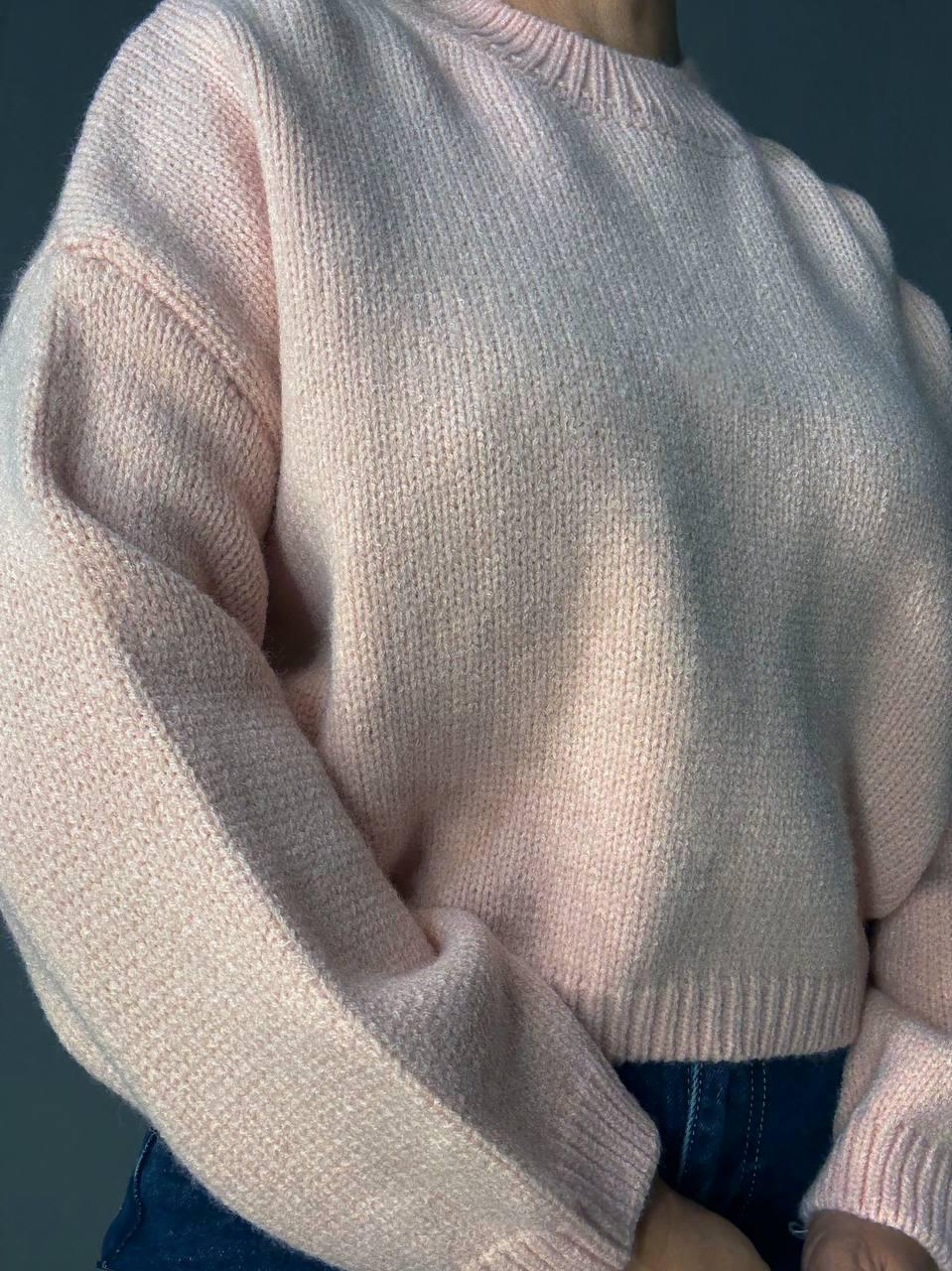 Свитер женский Fancy Matinee 539 оверсайз однотонный OS Розовый (5306) - фото 5 Свитер женский Fancy Matinee 539 оверсайз однотонный OS Розовый (5306) - фото 5