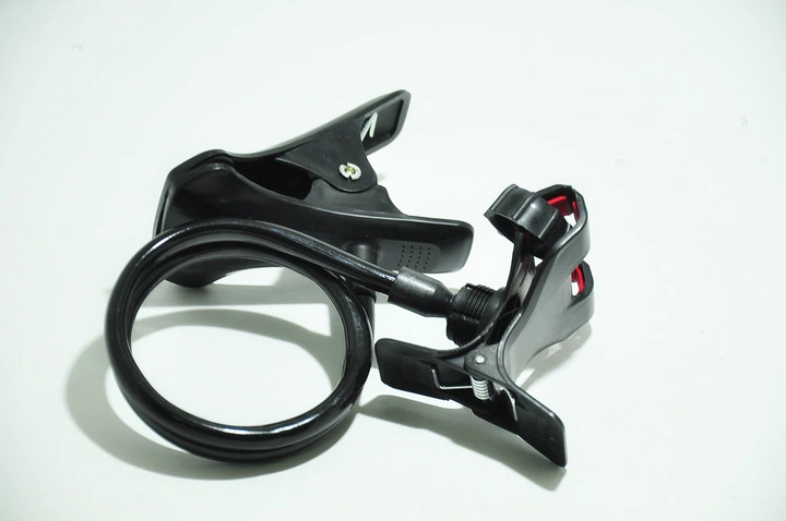 Держатель для телефонов LRZJ гибкий с прищепкой Черный (3148А)