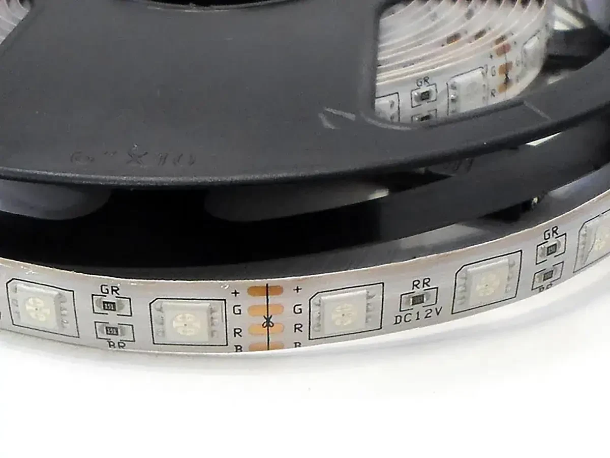 Гирлянда LED RGB 5050 5 м IP67 с USB питанием 5,5V - фото 4 Гирлянда LED RGB 5050 5 м IP67 с USB питанием 5,5V - фото 4