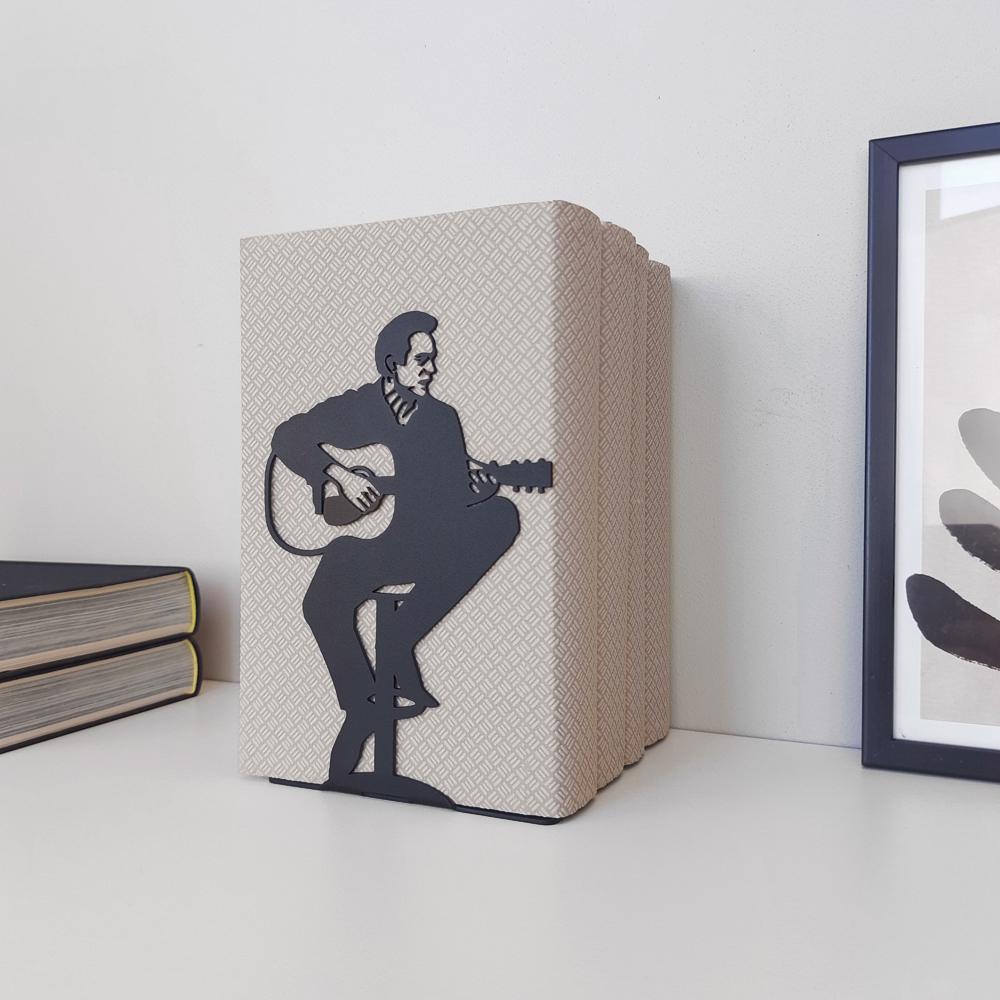 Підставка для книг Glozis Guitarist G-097 17х12 см (27217484) - фото 5 Підставка для книг Glozis Guitarist G-097 17х12 см (27217484) - фото 5