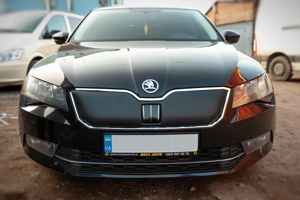 Зимняя накладка на решетку Матовая Digital Designs для Skoda Superb 2015-2024 гг. abs-пластик Черный