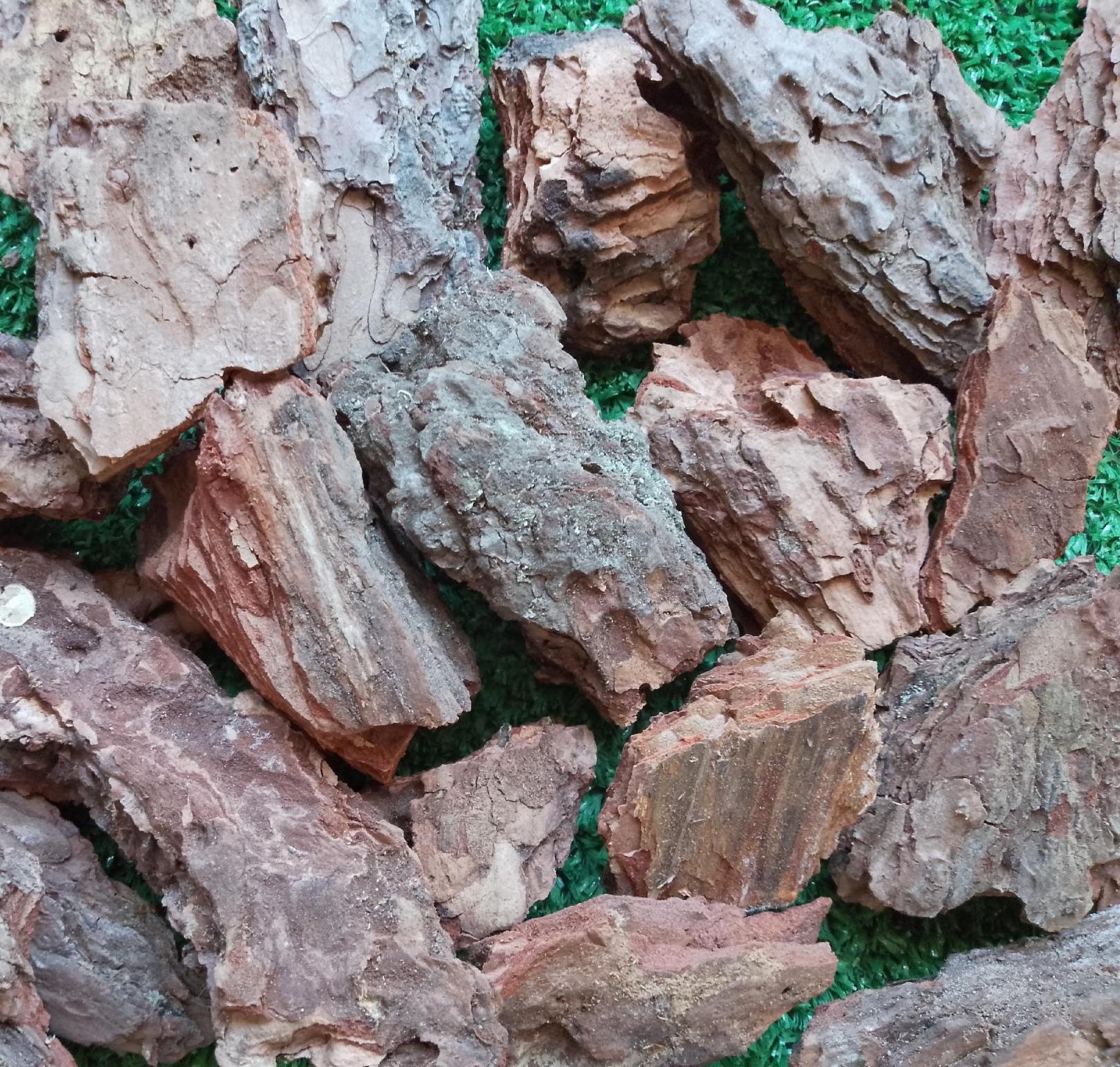 Кора сосновая декоративная средняя 40-88 мм 50 л (31090130)