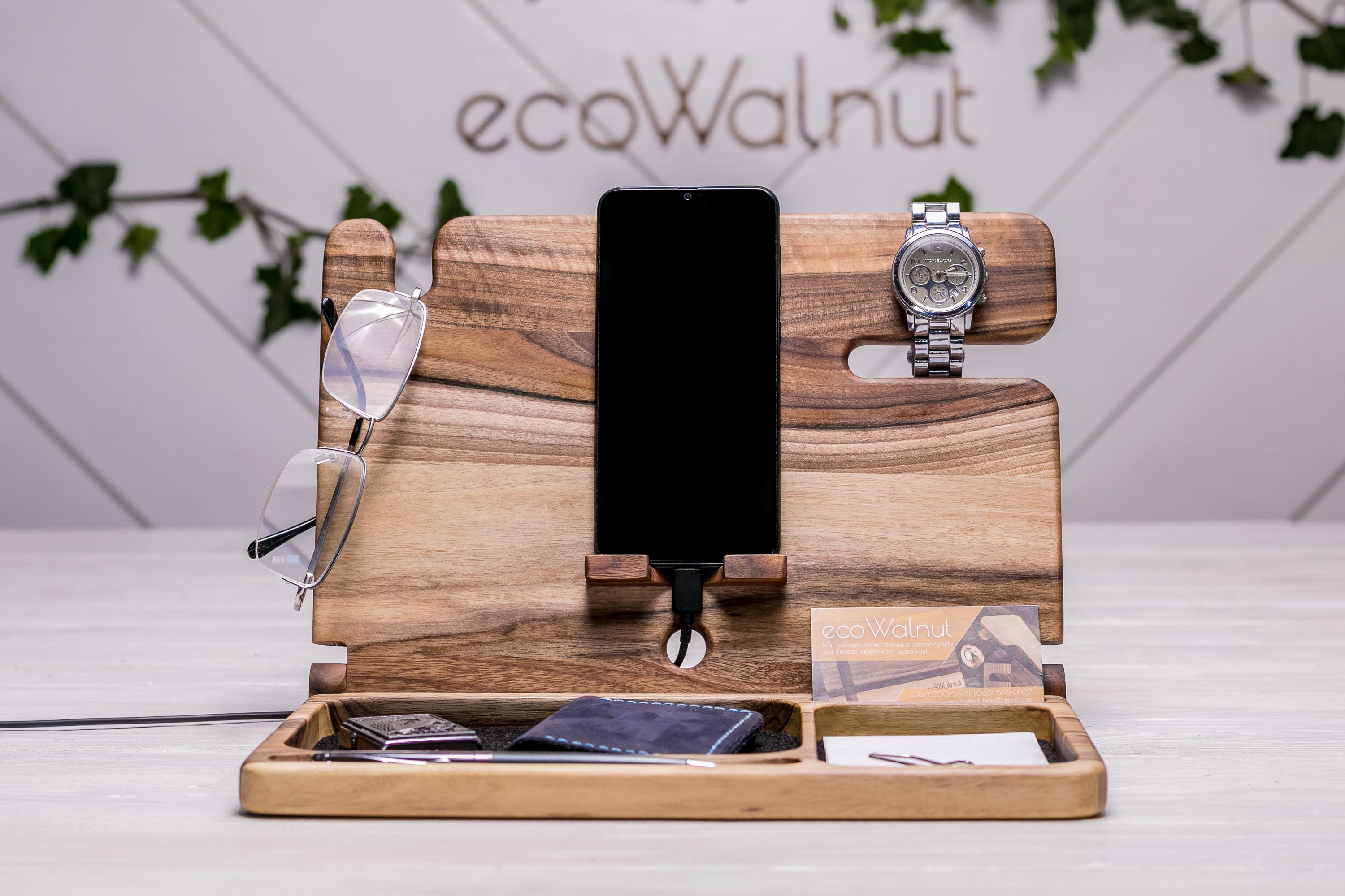 Підставка дерев'яна EcoWalnut для телефону та годинника з гравіюванням (EW-39.1) - фото 7