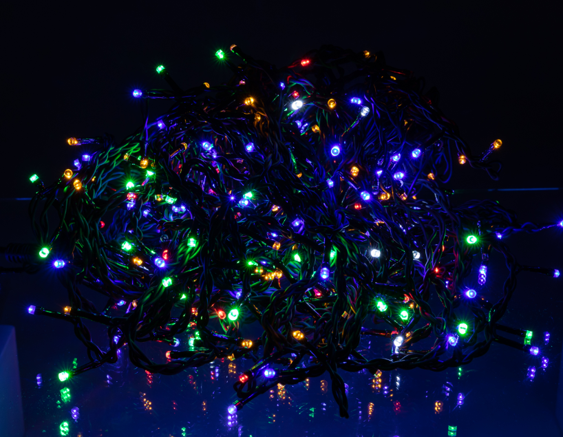 Гірлянда бахрома вулична 405 LED 25 м від мережі чорна нитка Різнокольорова - фото 3 Гірлянда бахрома вулична 405 LED 25 м від мережі чорна нитка Різнокольорова - фото 3