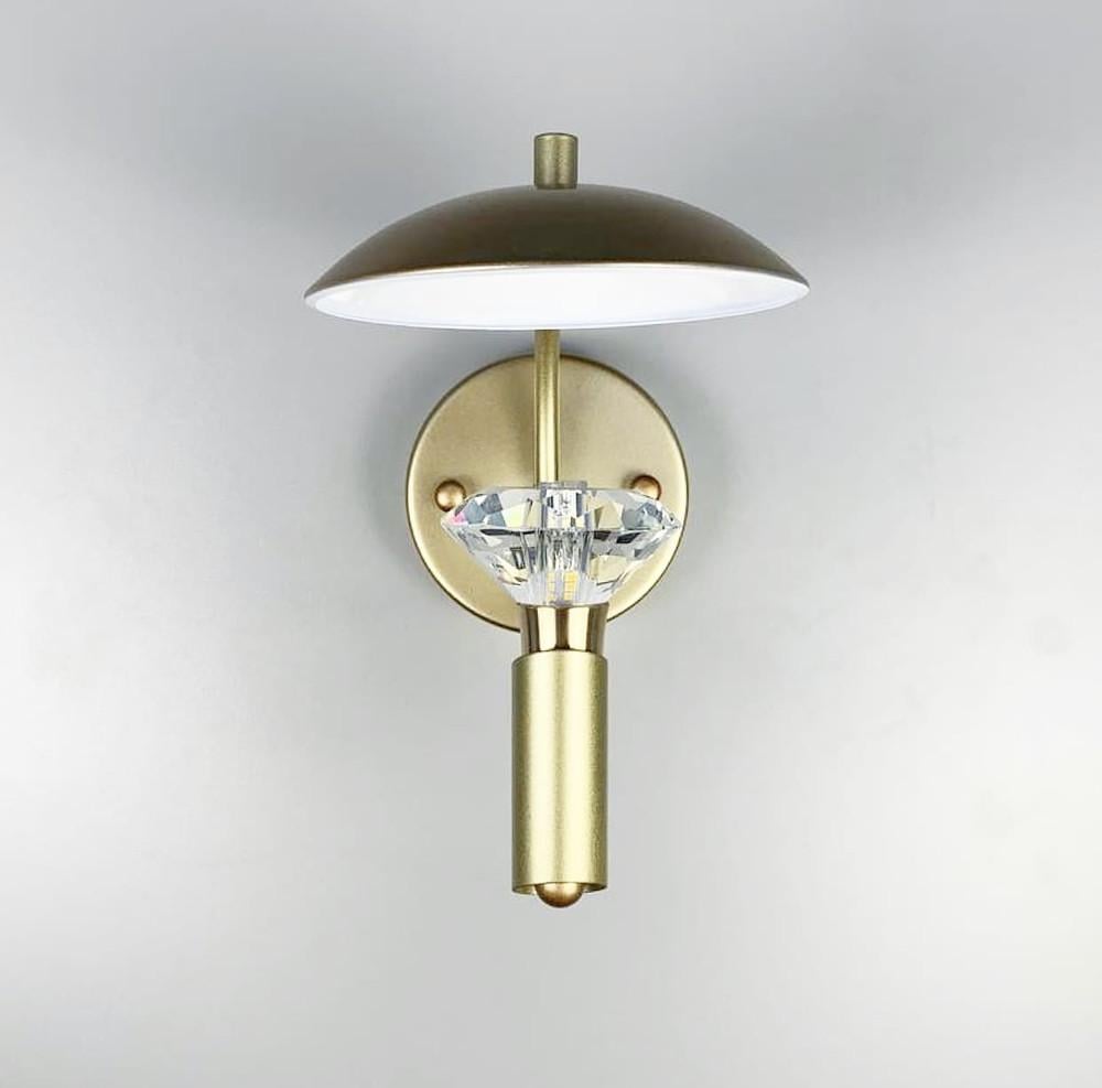 Бра нежное в золотистом корпусе с хрустальными элементами (5005 GD)