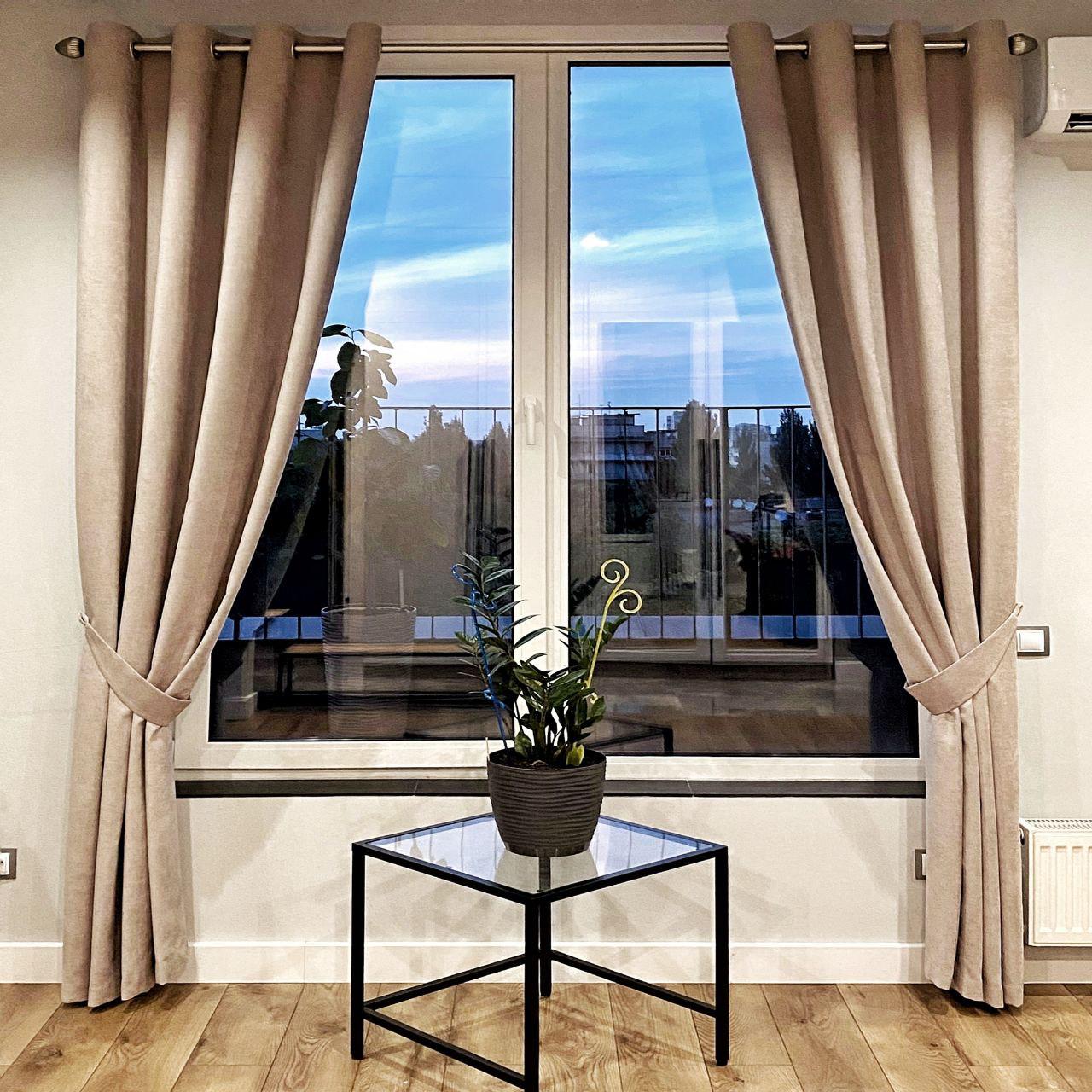 Штори на сірих люверсах з підхватами мікровелюр 150x250 см 2 шт. Бежевий/Капучино (5801700-МТ22/150-GR) - фото 1 Штори на сірих люверсах з підхватами мікровелюр 150x250 см 2 шт. Бежевий/Капучино (5801700-МТ22/150-GR) - фото 1